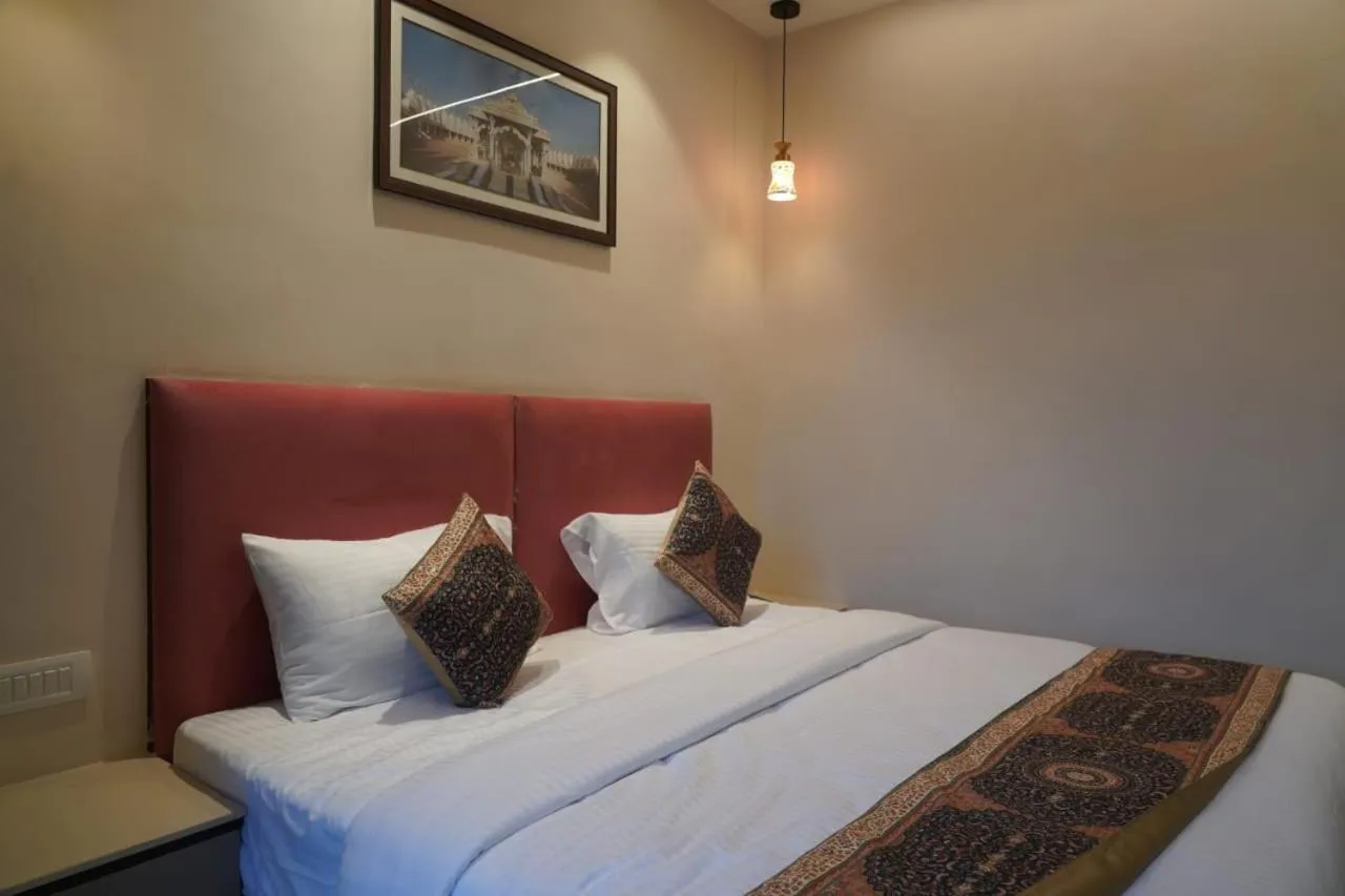 Bed in Hotel Anant Inn