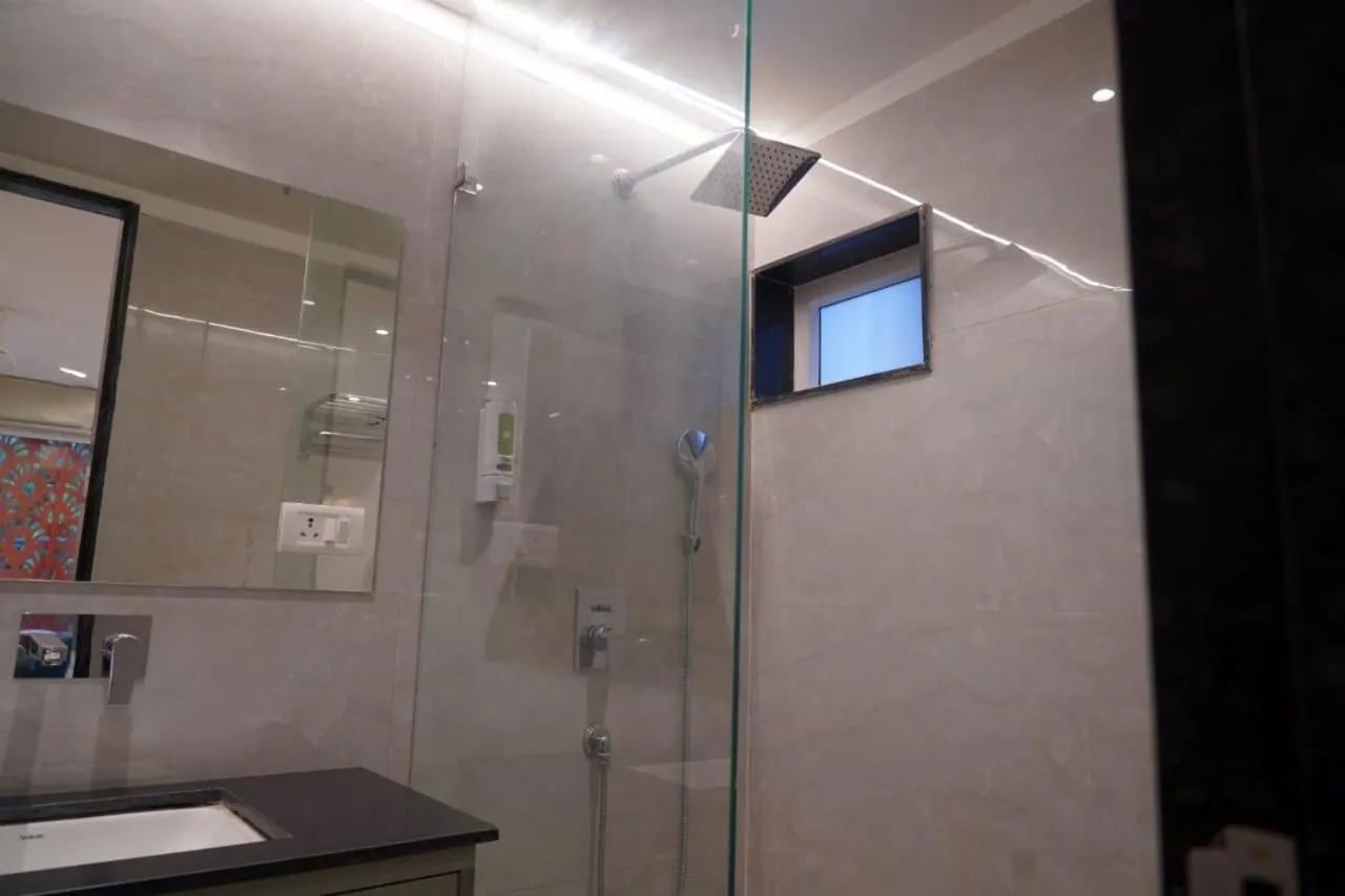 Shower in Hotel Anant Inn