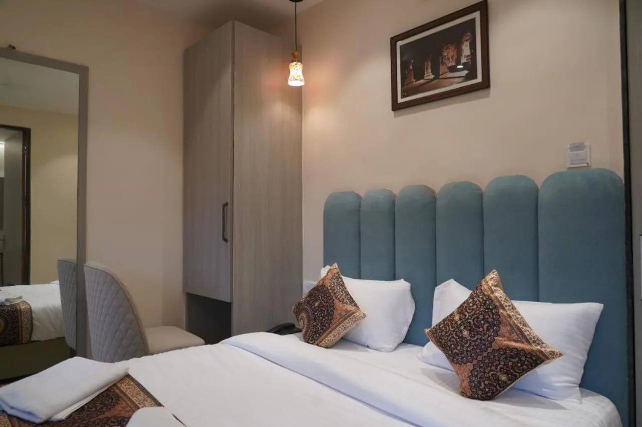 Bed in Hotel Anant Inn