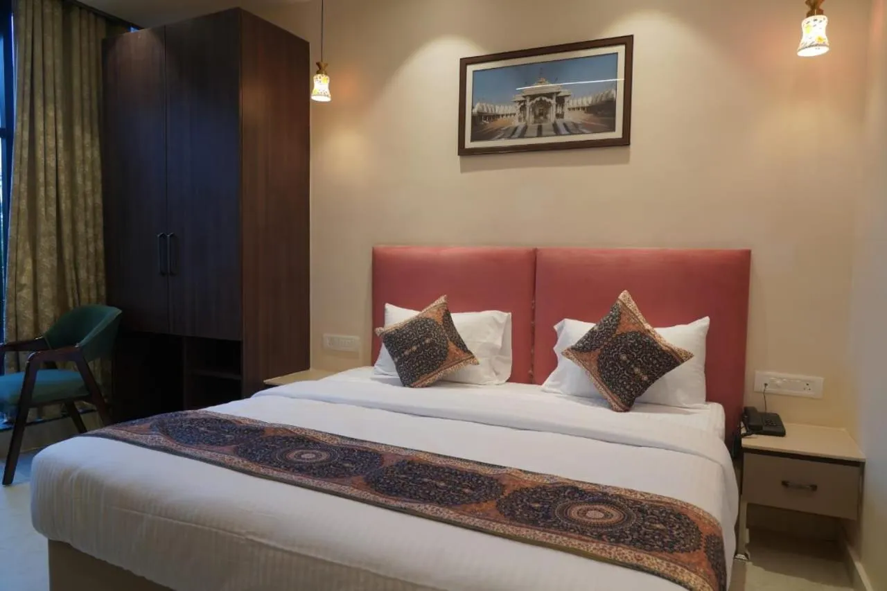 Bed in Hotel Anant Inn