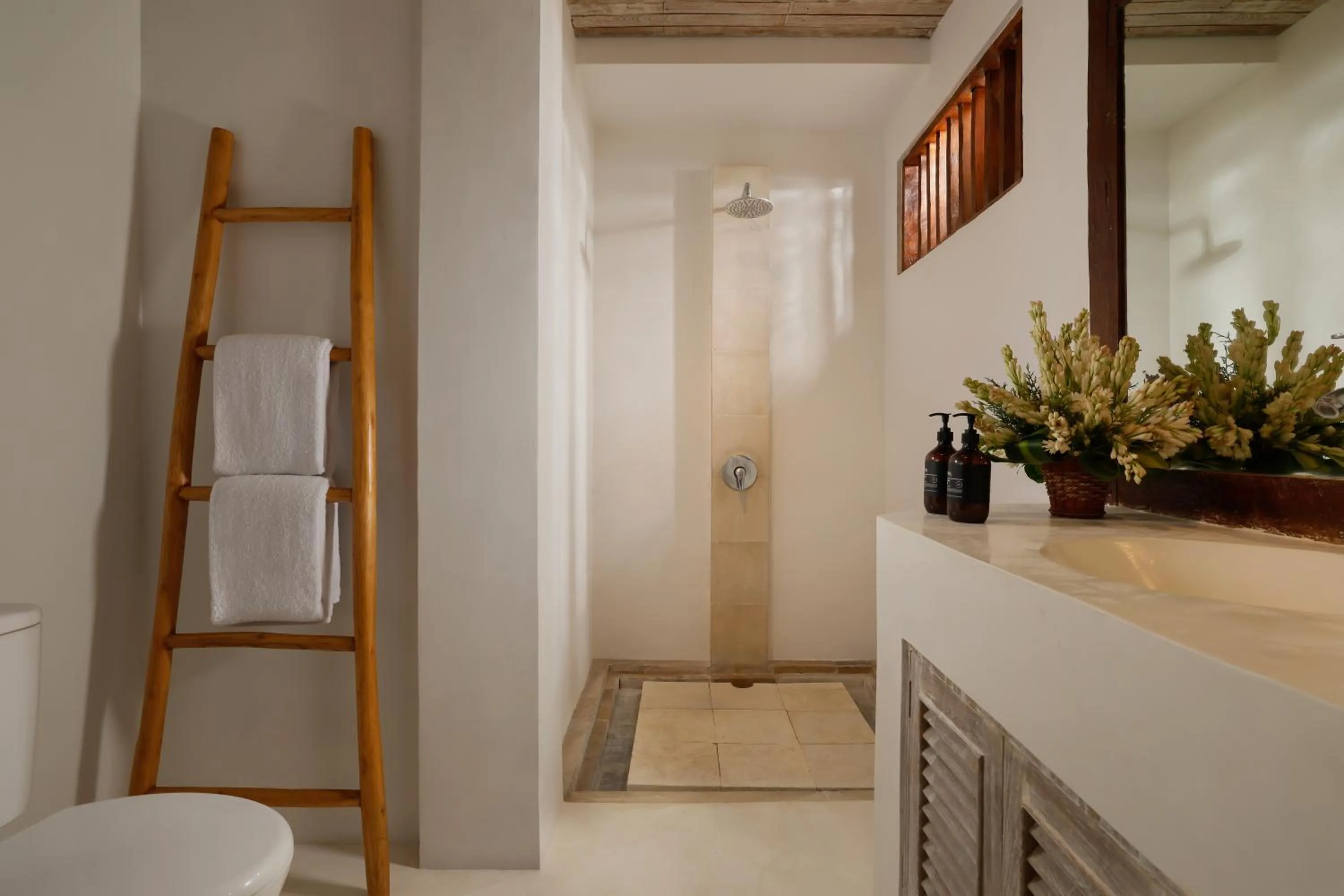 Villa Tropical Svasti by Nakula