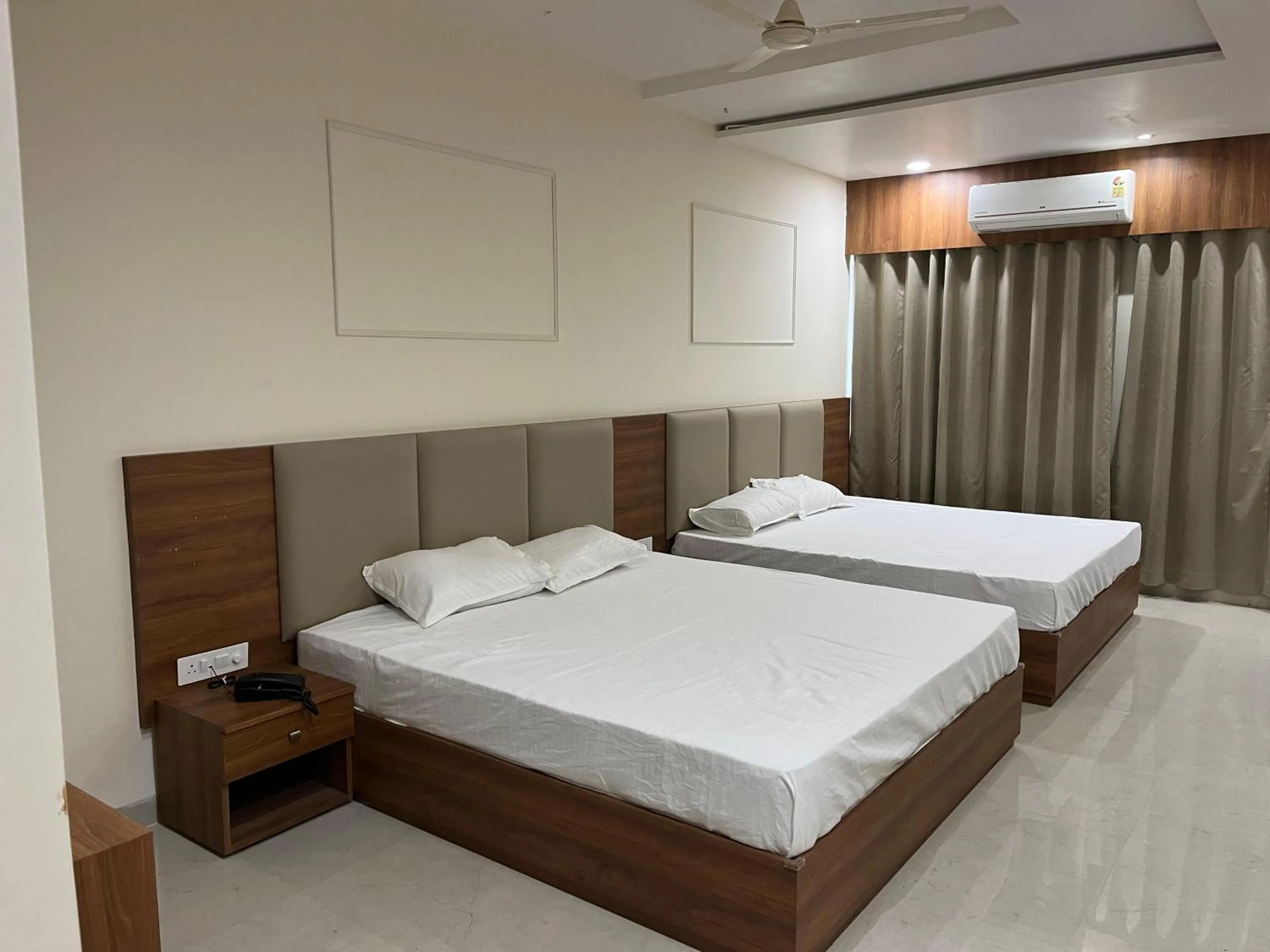 Bed in Hotel Tilak