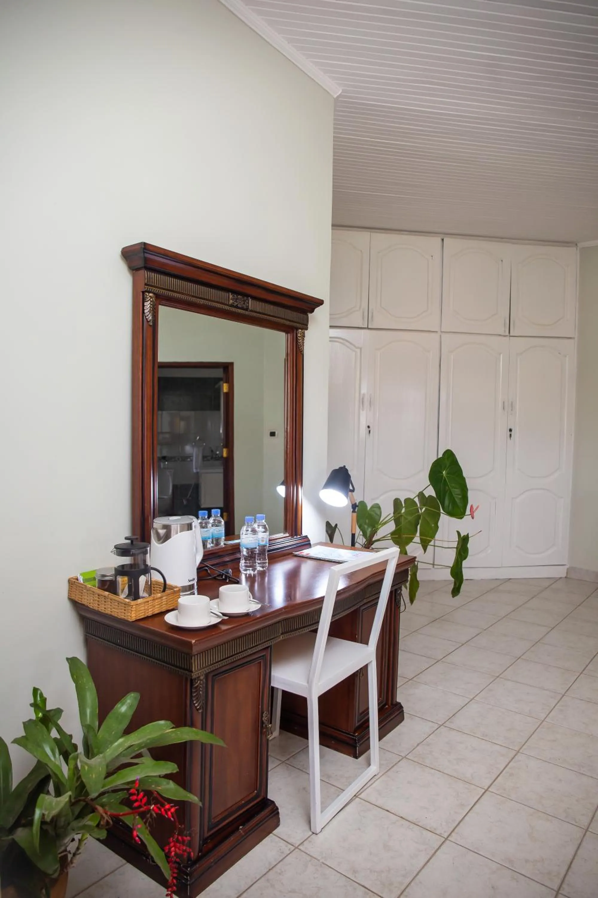 Seating area in Eagle View Golf