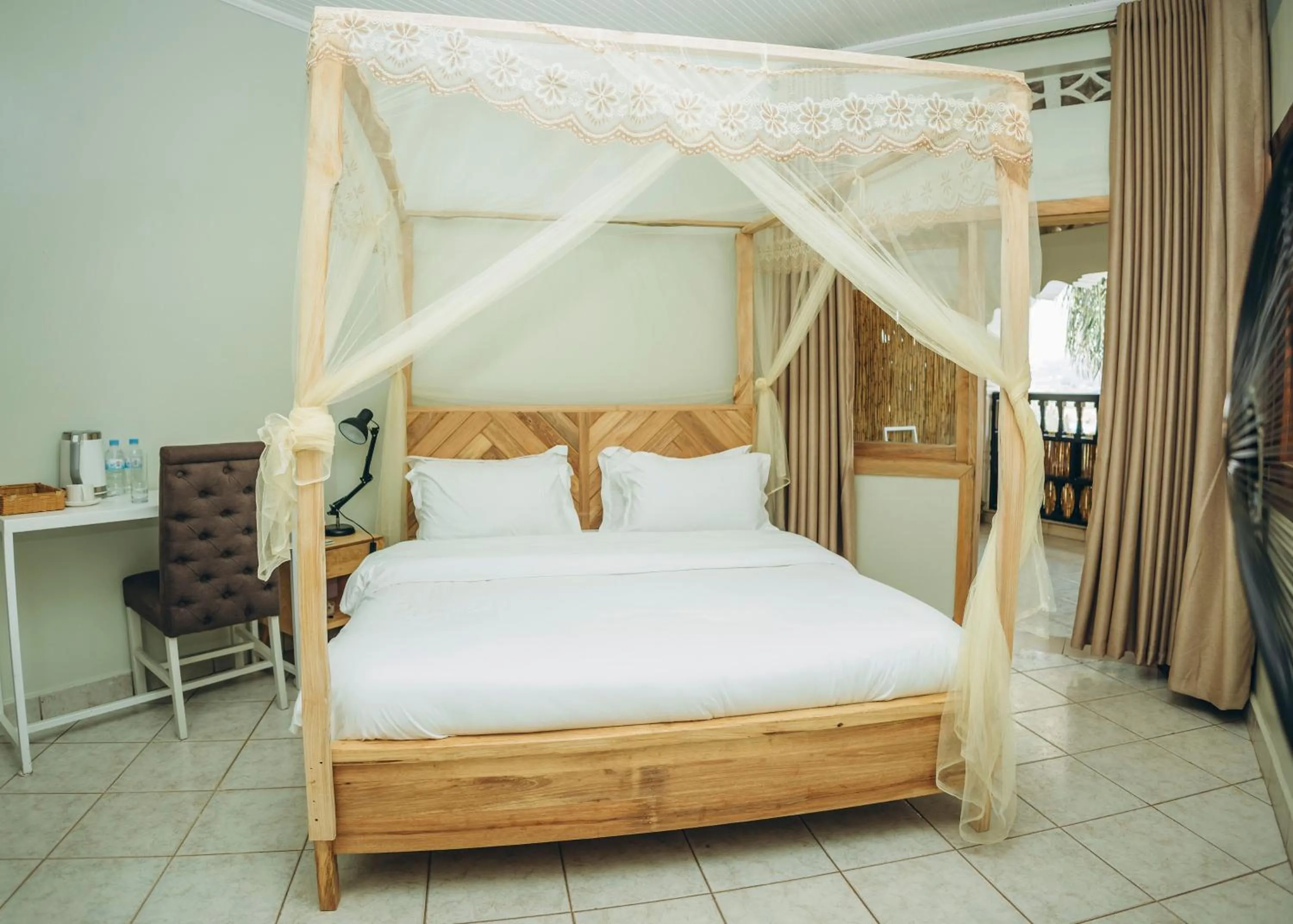 Bed in Eagle View Golf