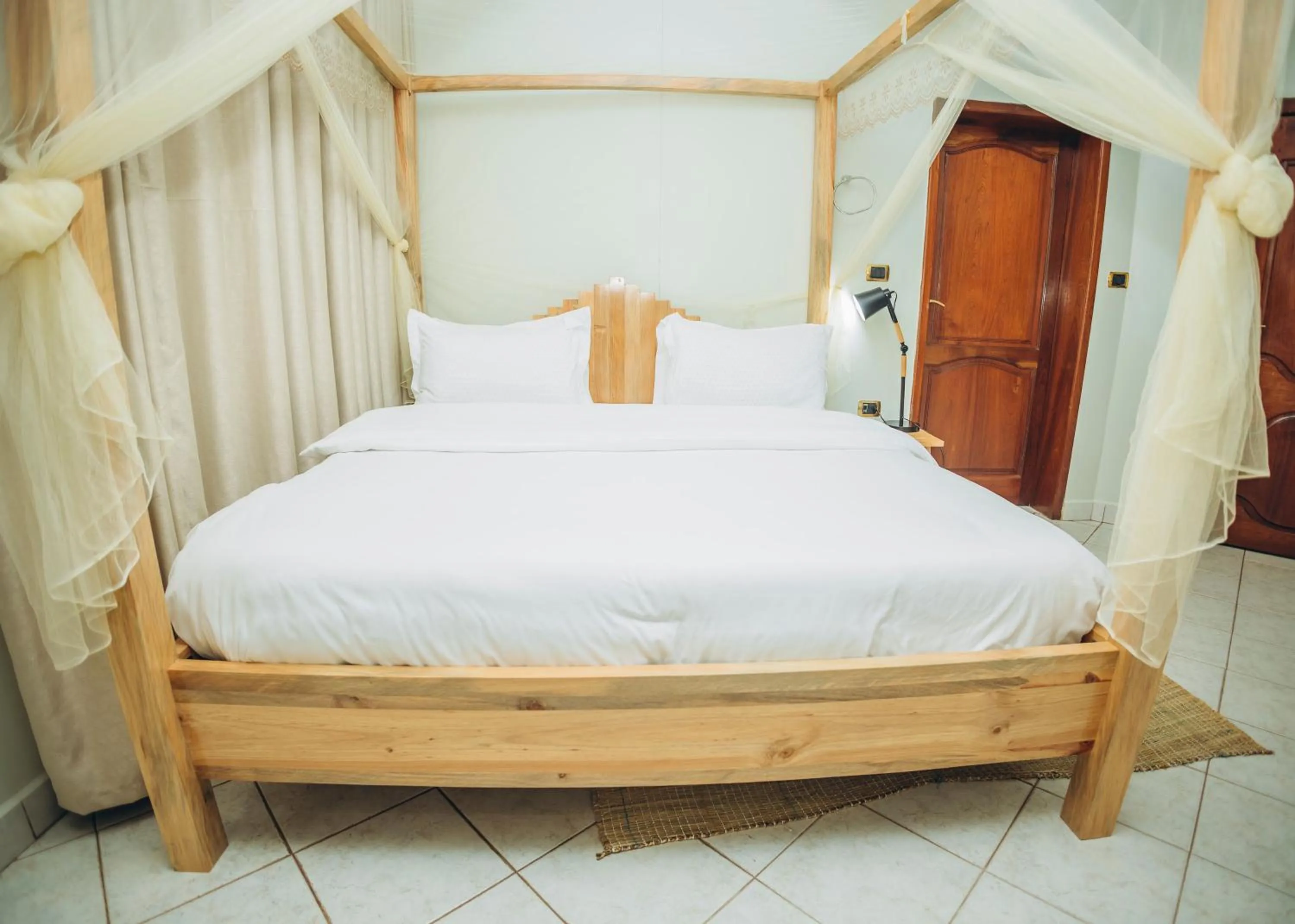 Bed in Eagle View Golf