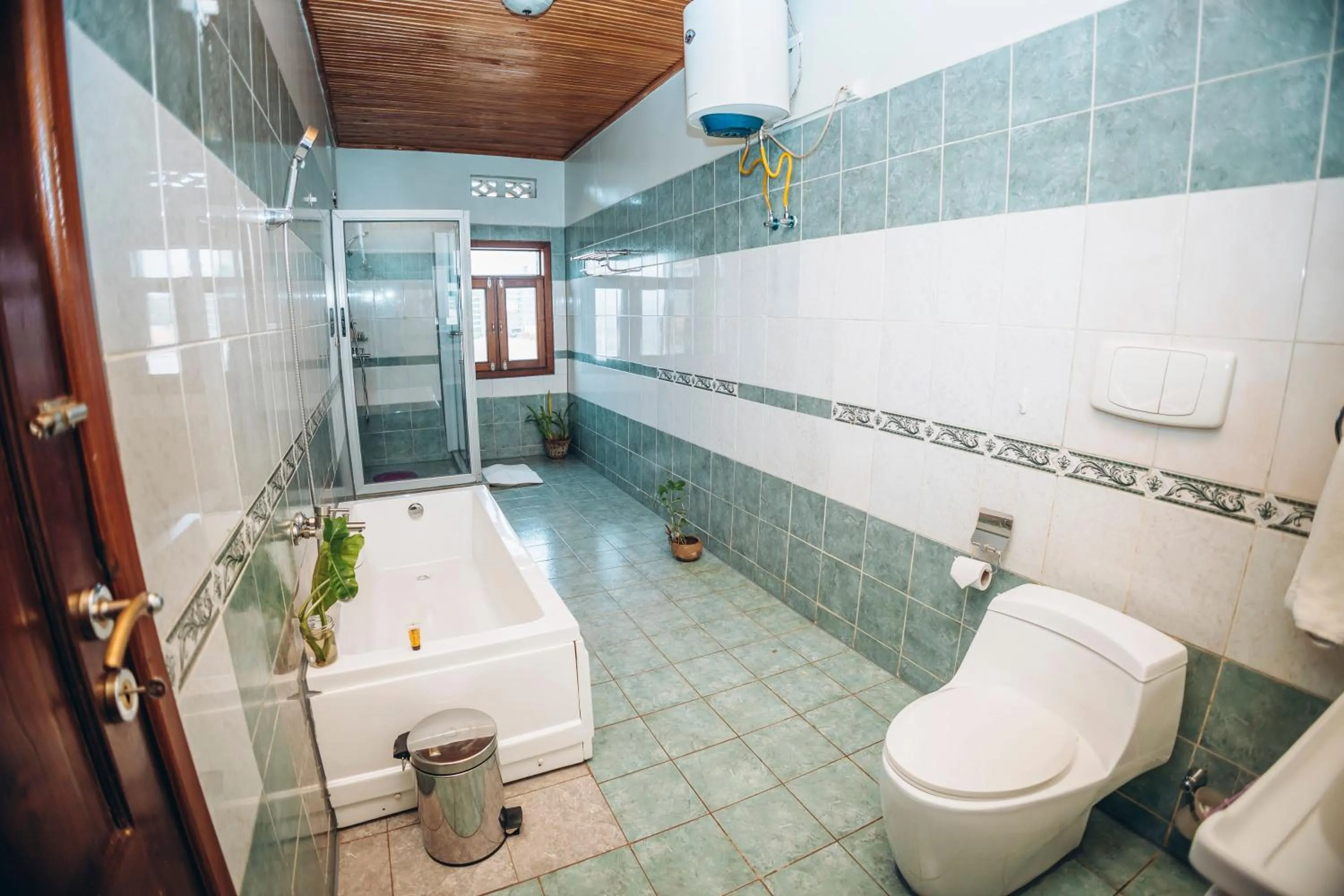 Shower in Eagle View Golf