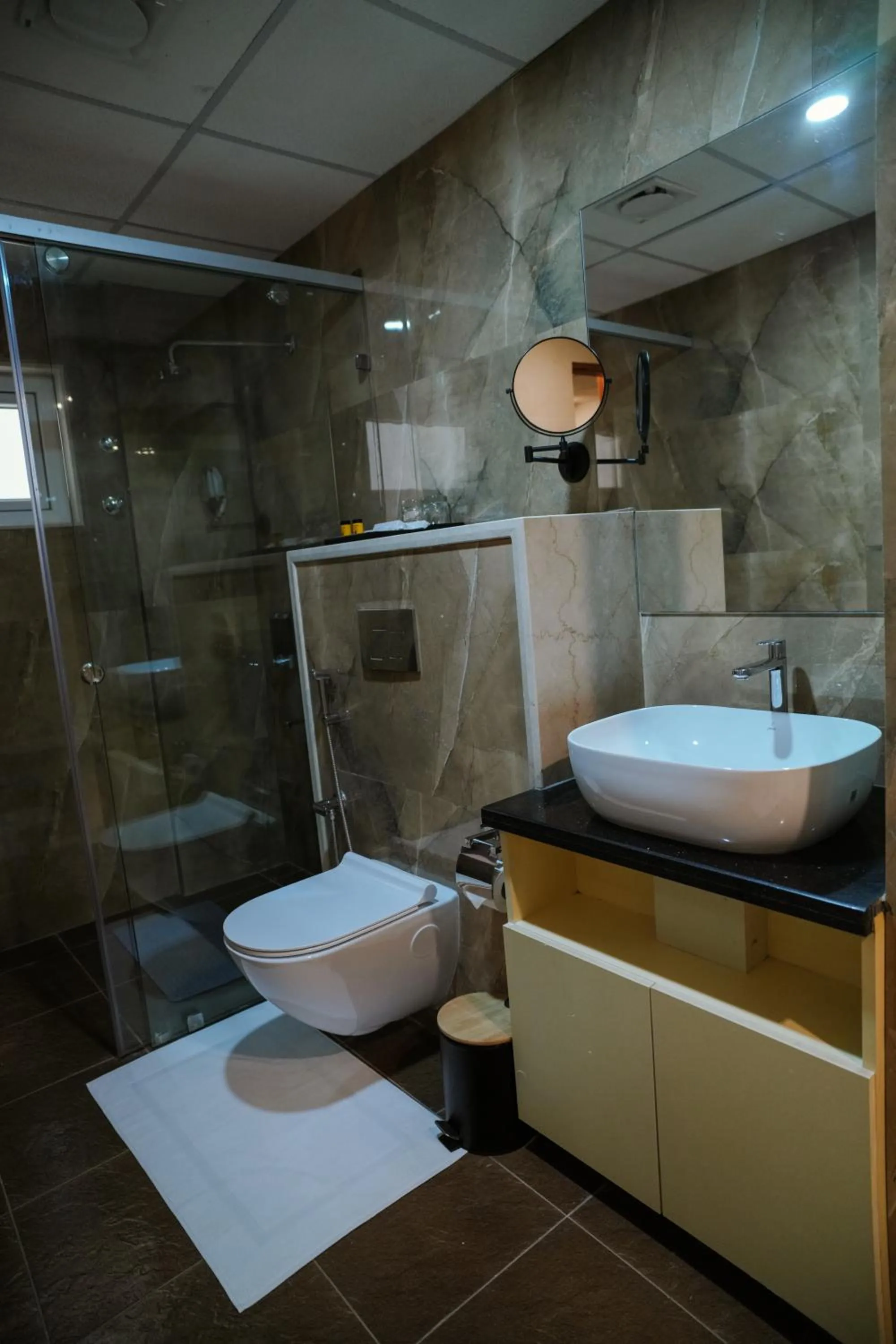 Shower in Harikaa Resort