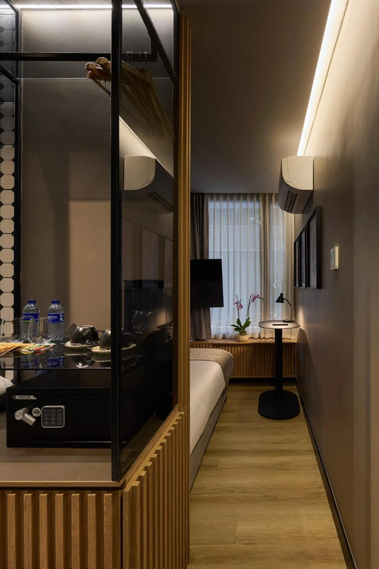 Photo of the whole room in Calle Flora Hotel by Jalo