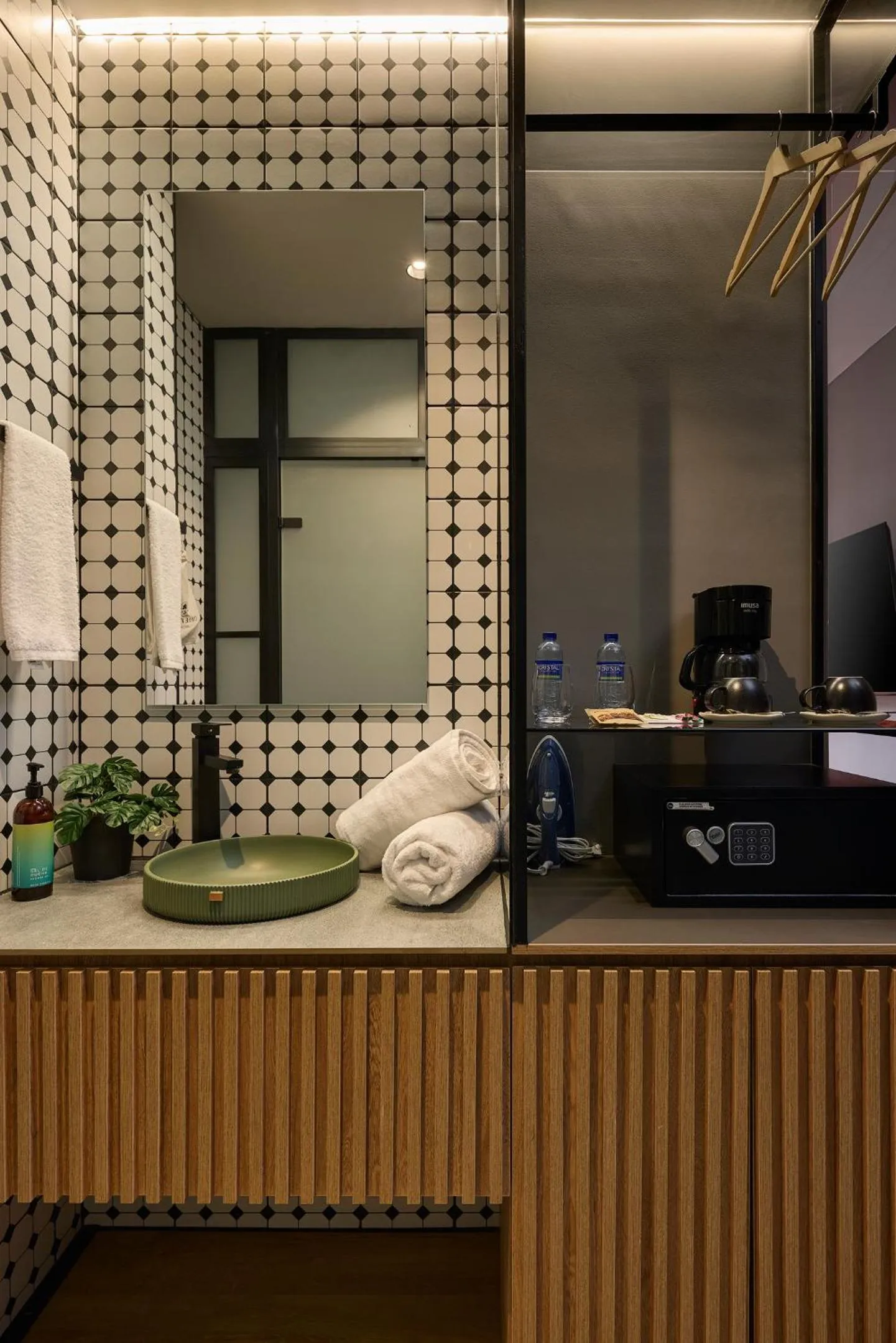 Bathroom in Calle Flora Hotel by Jalo