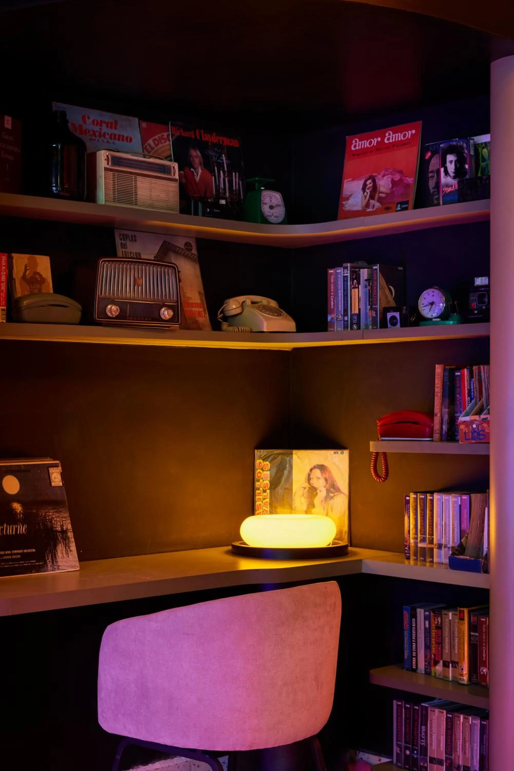 Lounge or bar in Calle Flora Hotel by Jalo