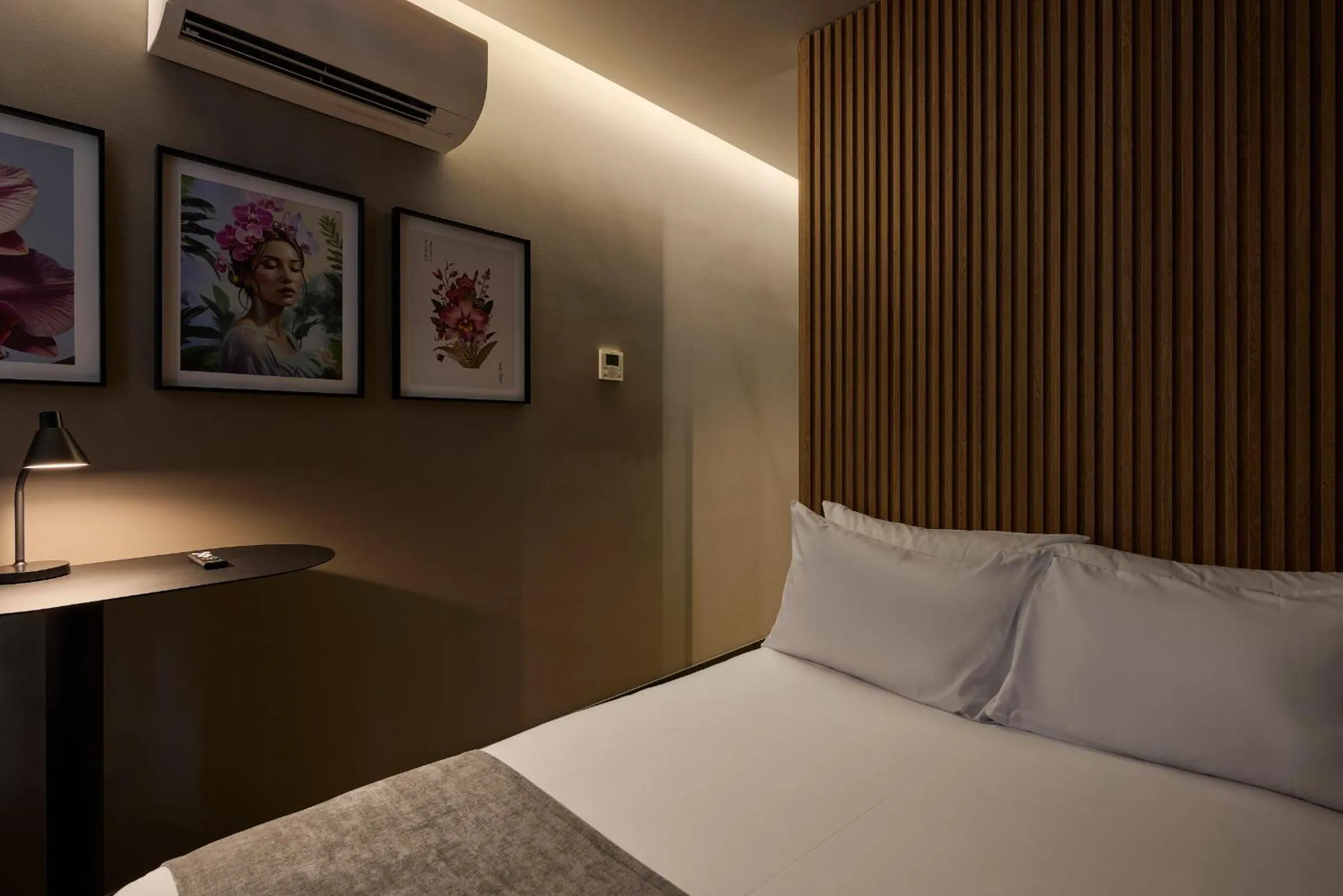 Bedroom, Bed in Calle Flora Hotel by Jalo