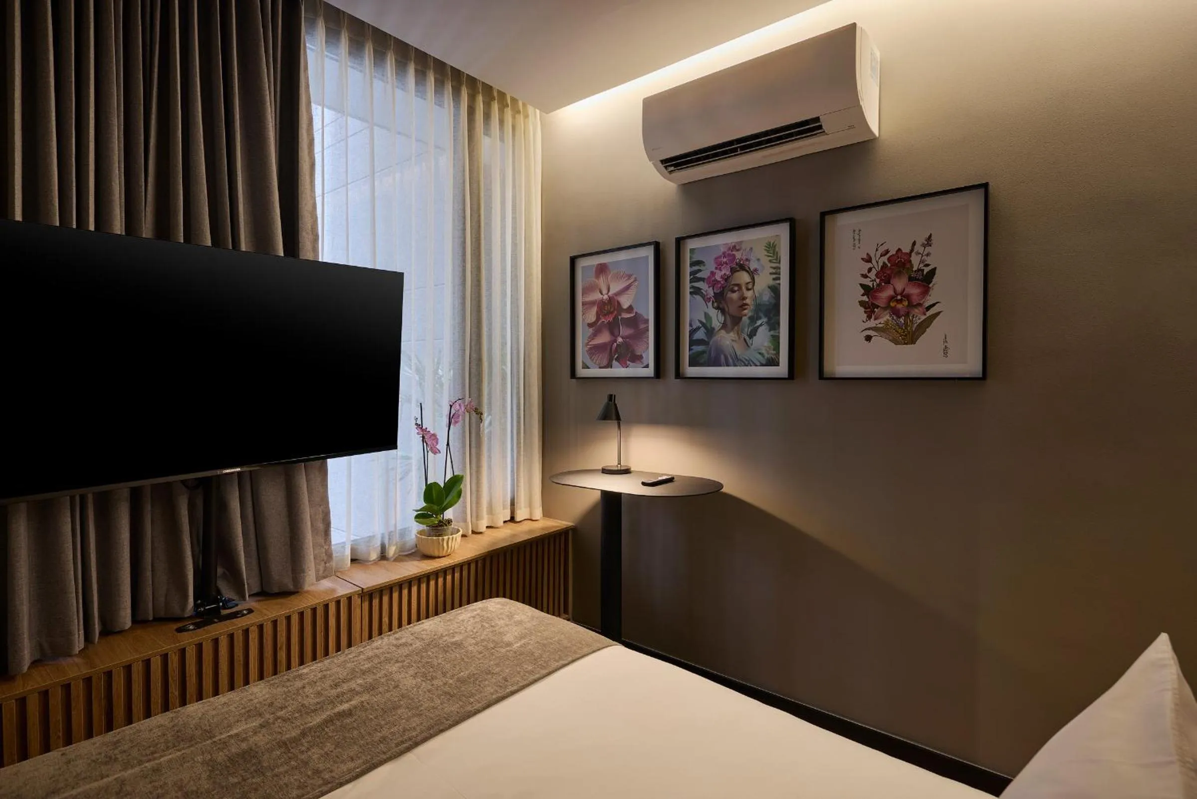 Bedroom, Bed in Calle Flora Hotel by Jalo