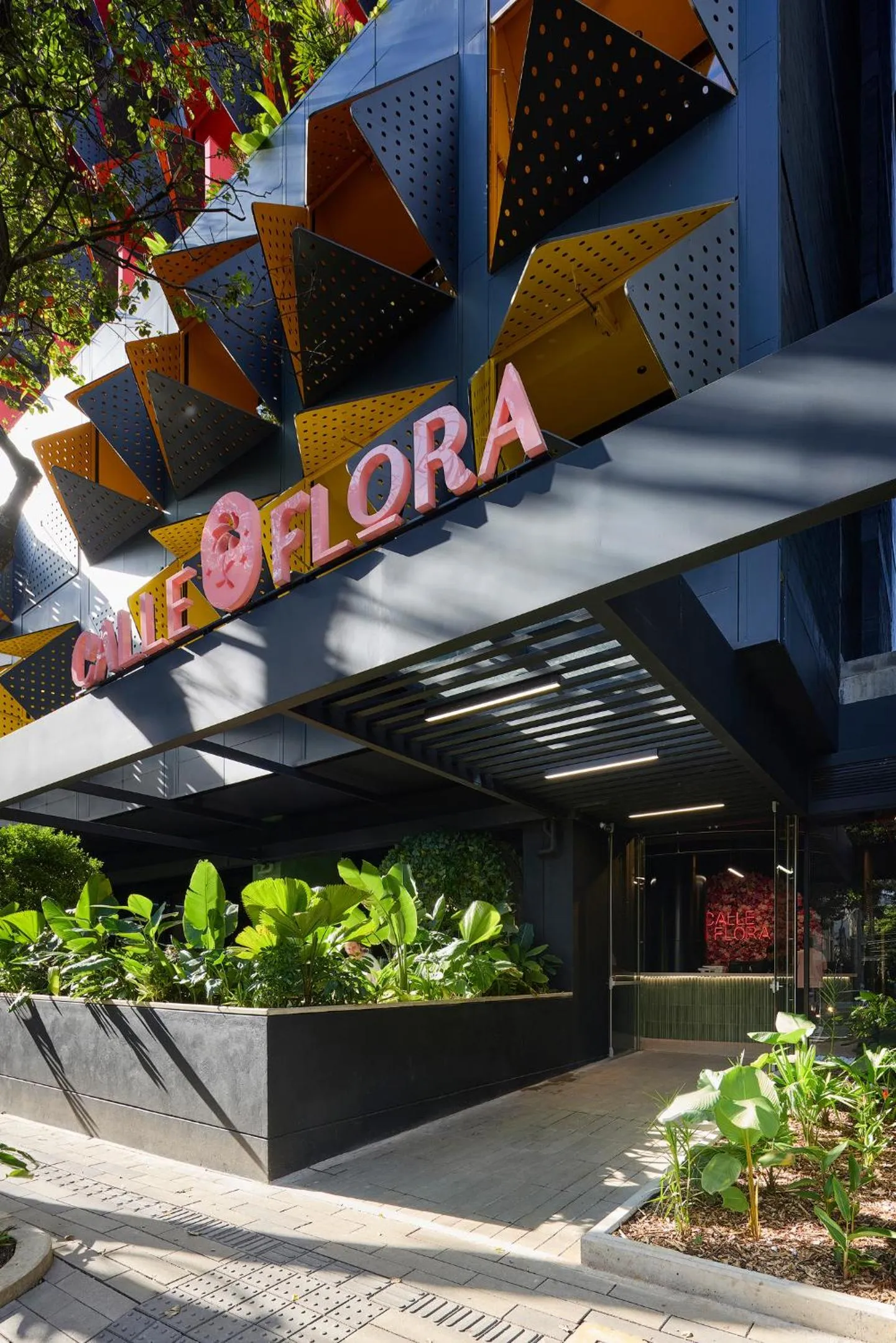 Property building in Calle Flora Hotel by Jalo