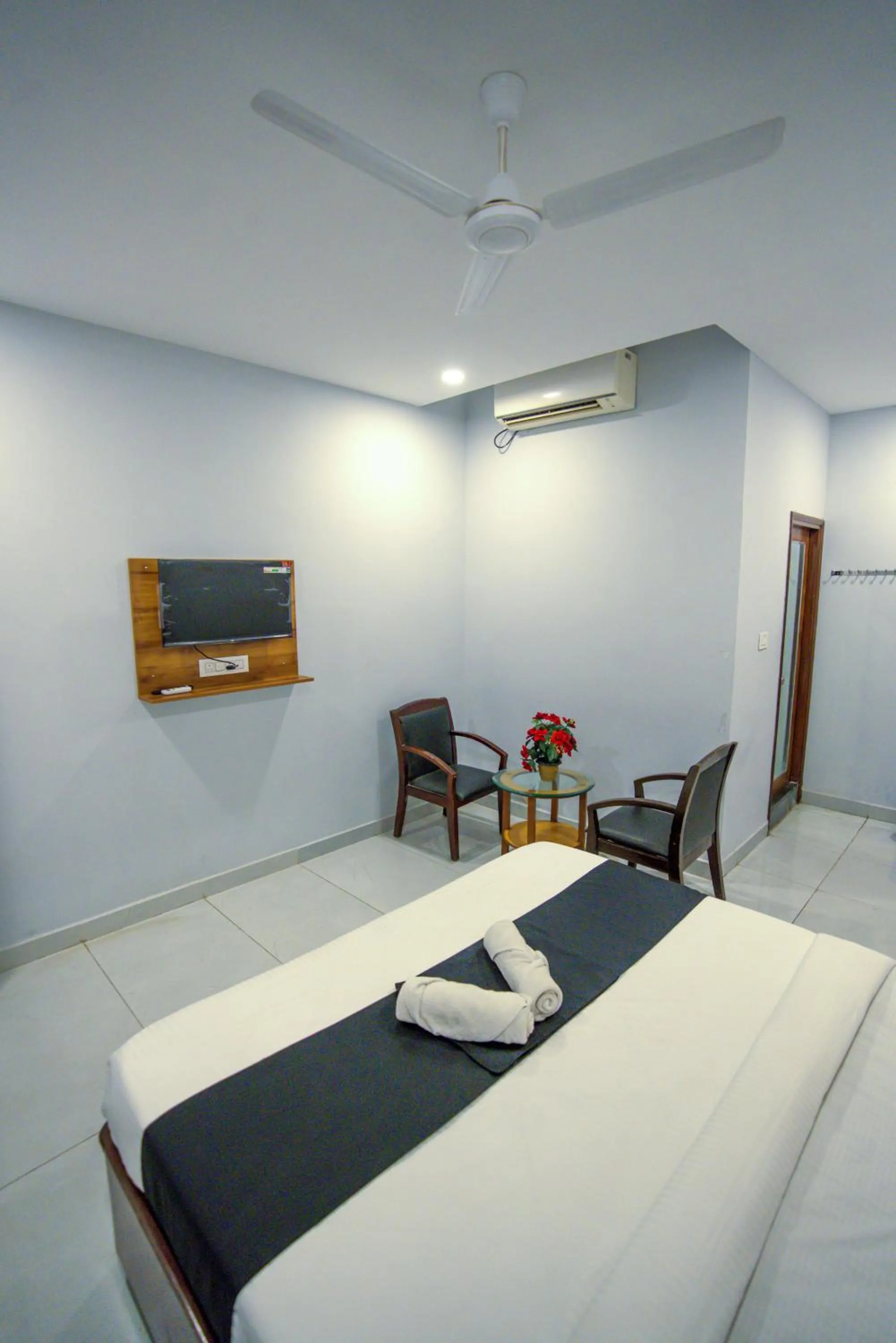 Bed in Hotel Vaishnavi Classic