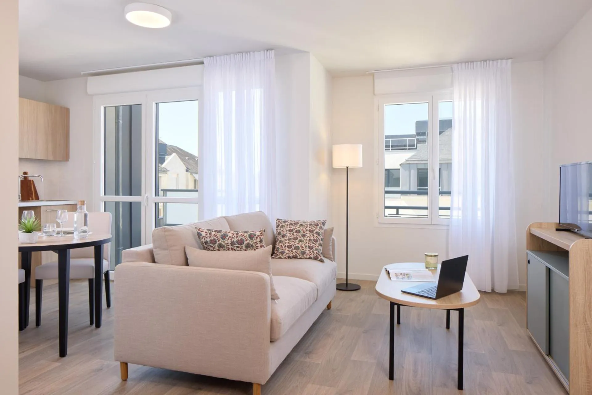 Kitchen or kitchenette in Quality Aparthotel Saumur