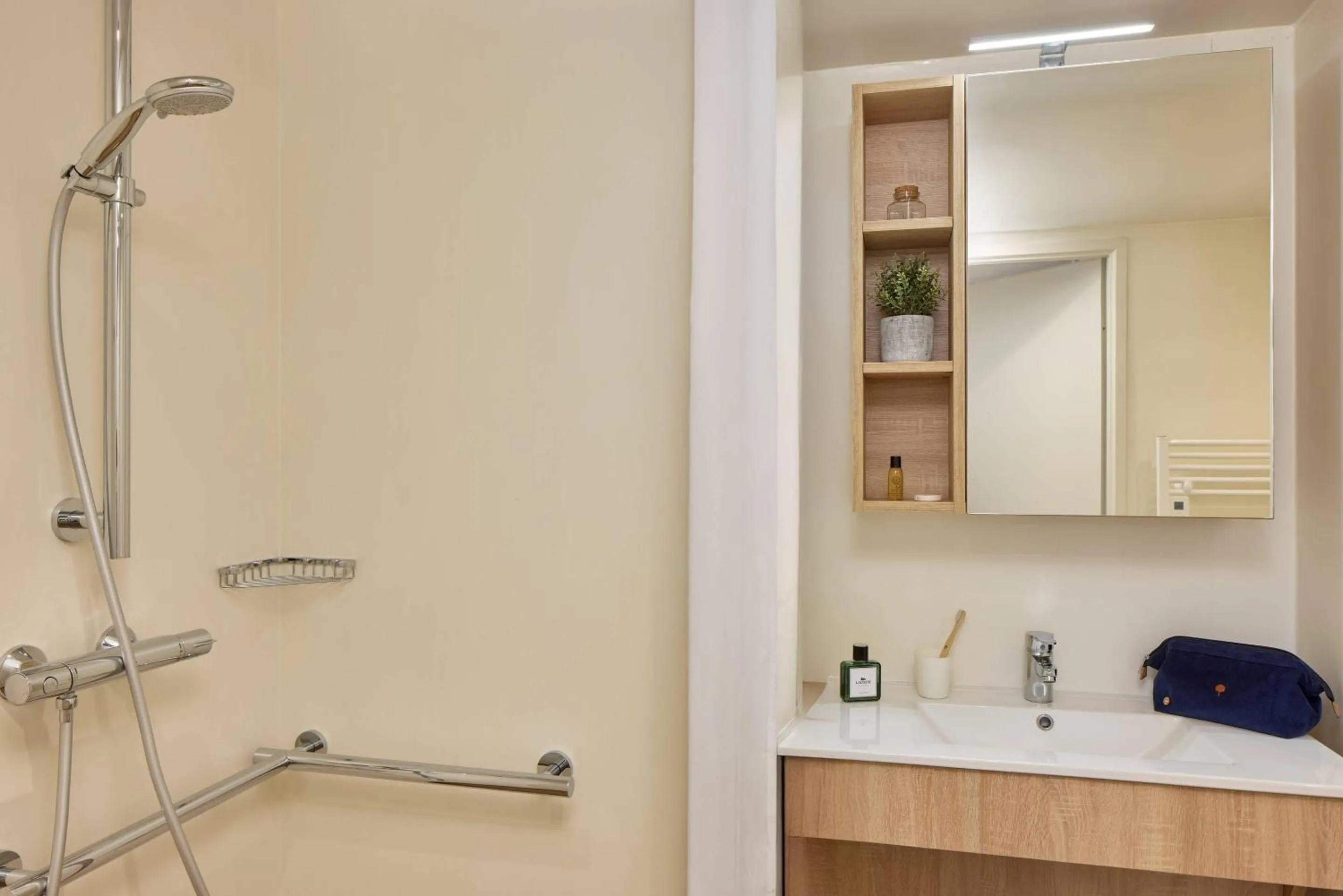 Bedroom in Quality Aparthotel Saumur