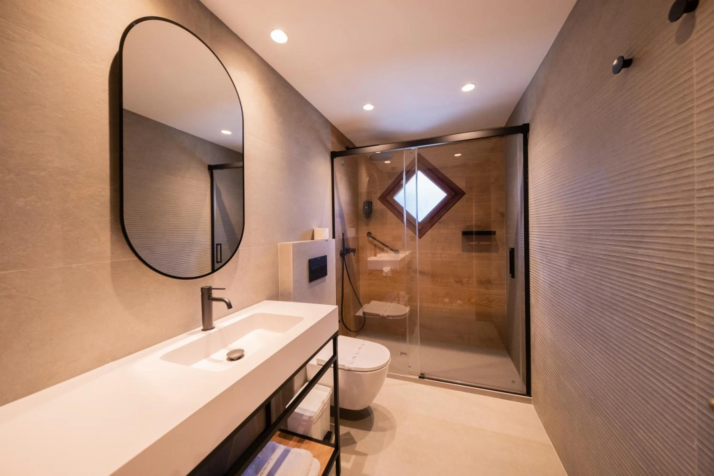 Shower in Hotel Fonfreda