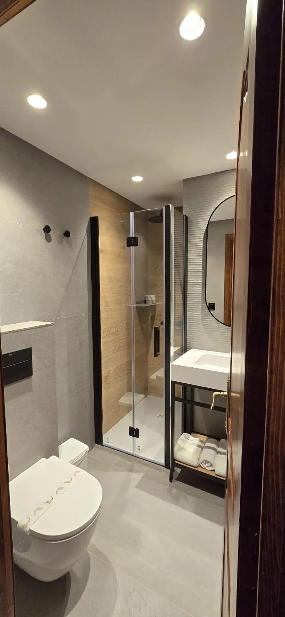 Shower in Hotel Fonfreda