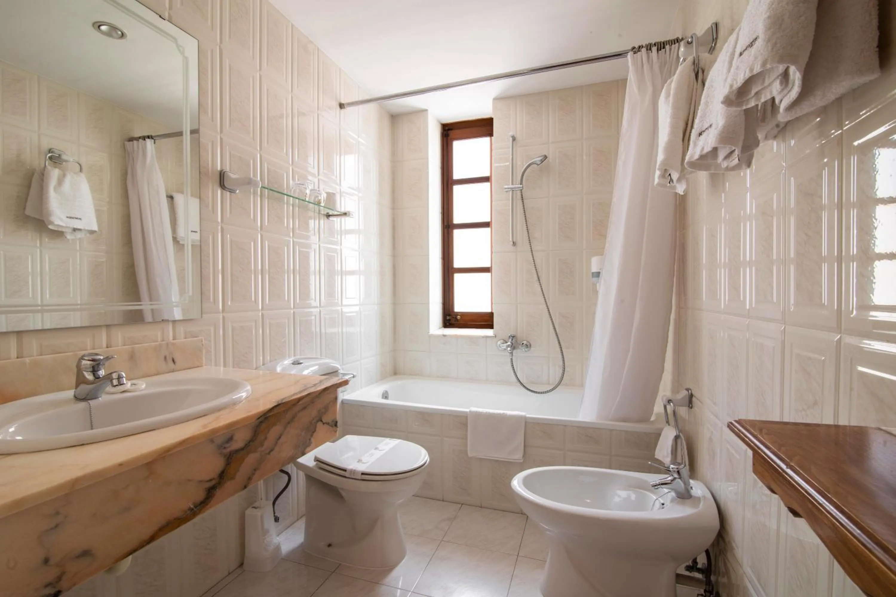 Double or Twin Room in Hotel Fonfreda