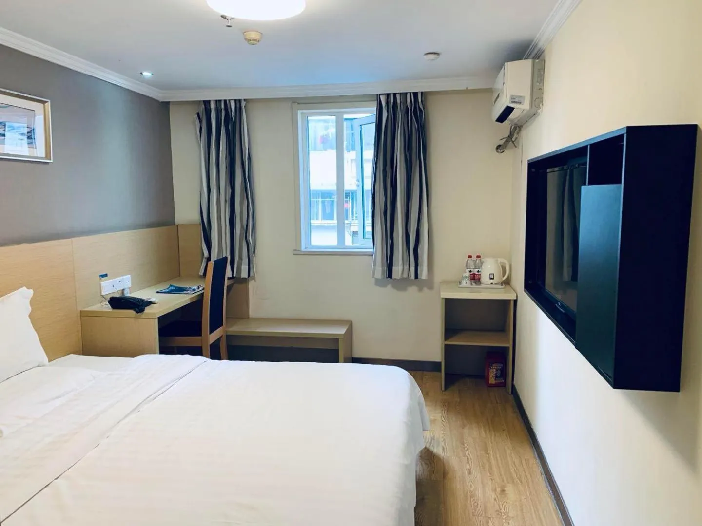 Bed in 7Days Inn Nanjing Xinjiekou Shanghai Road Subway Station