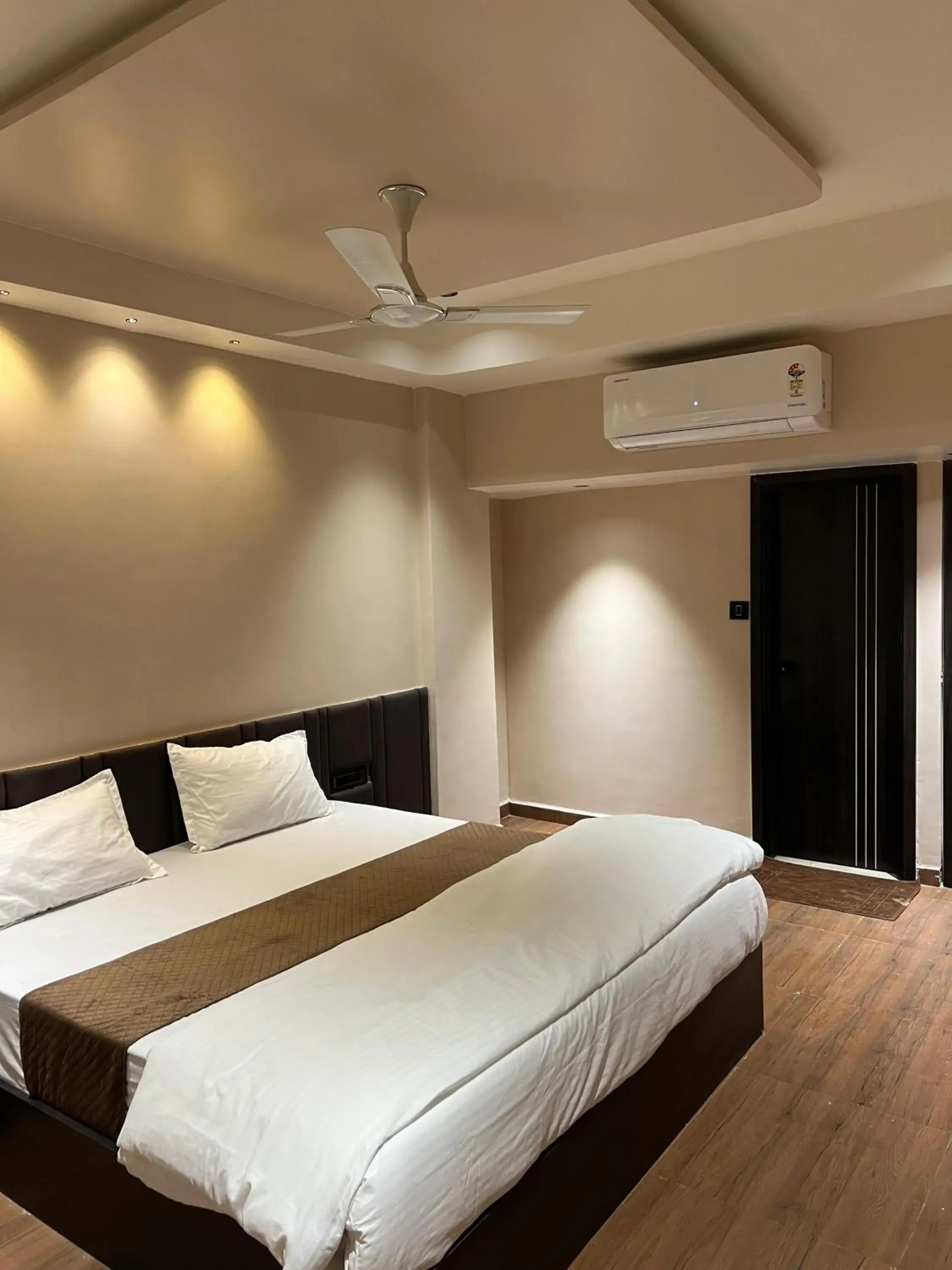 Hotel Presidency - Best Hotel in Surat Hotel Presidency - Best Hotel in Surat