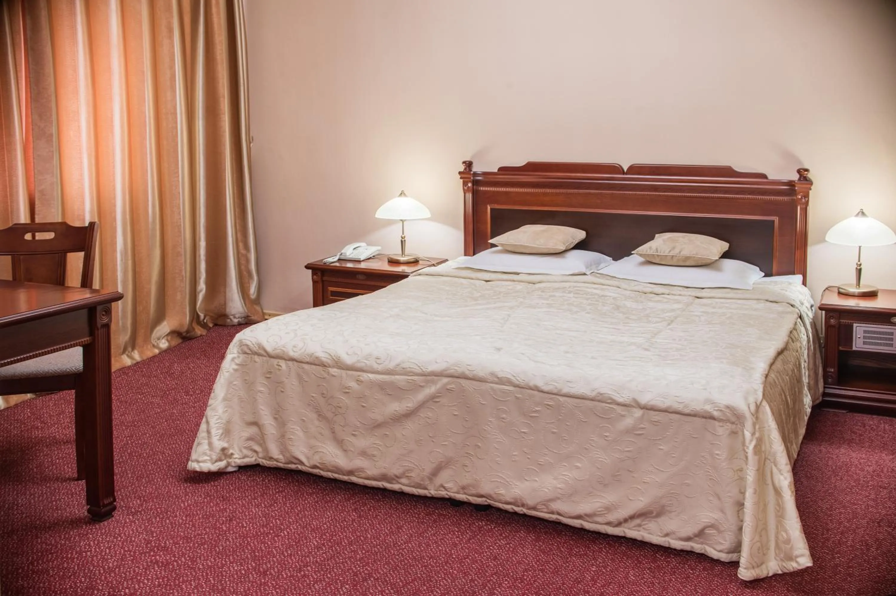 Photo of the whole room, Bed in Hotel Balkan