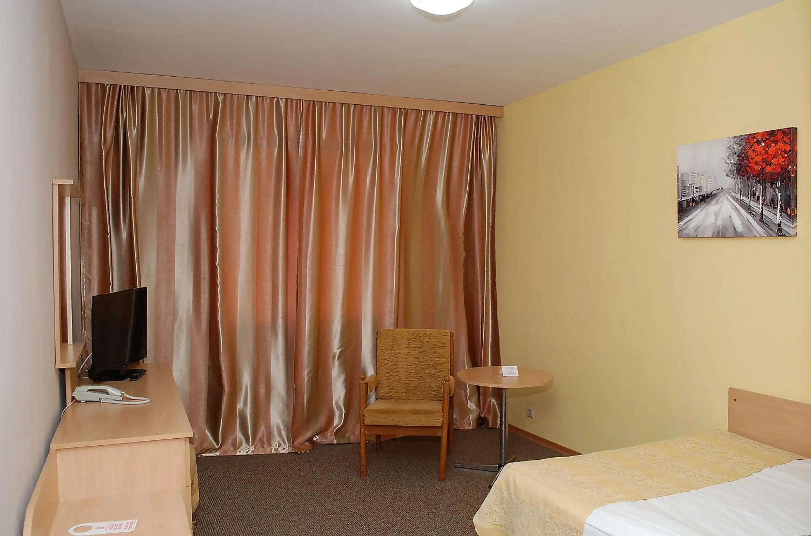 Photo of the whole room, Bed in Hotel Balkan