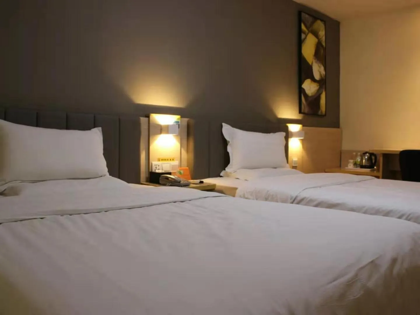 7Days Inn Wuhan Chongren Road Subway Station