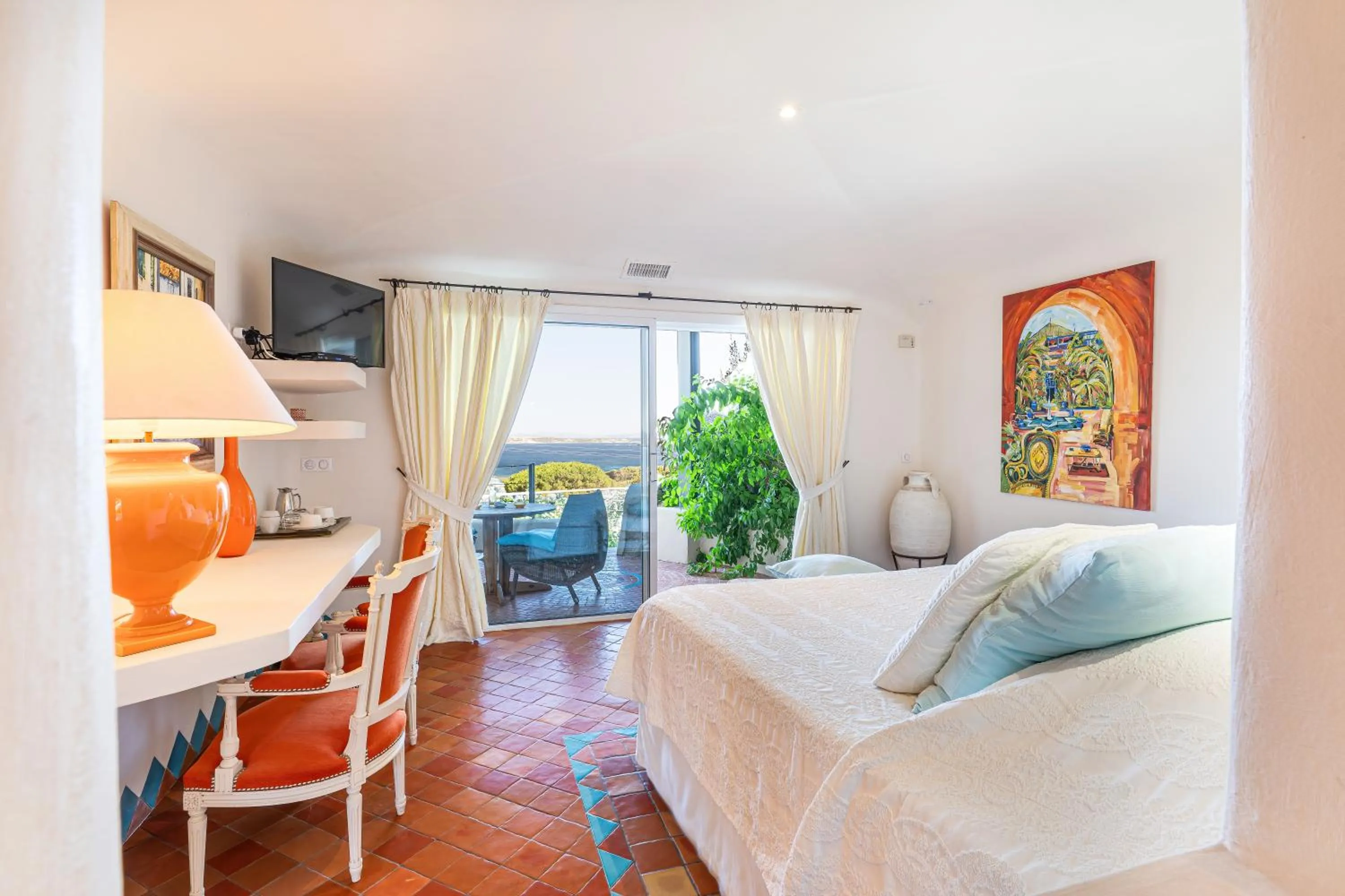 Photo of the whole room in Hôtel Marina di cavu