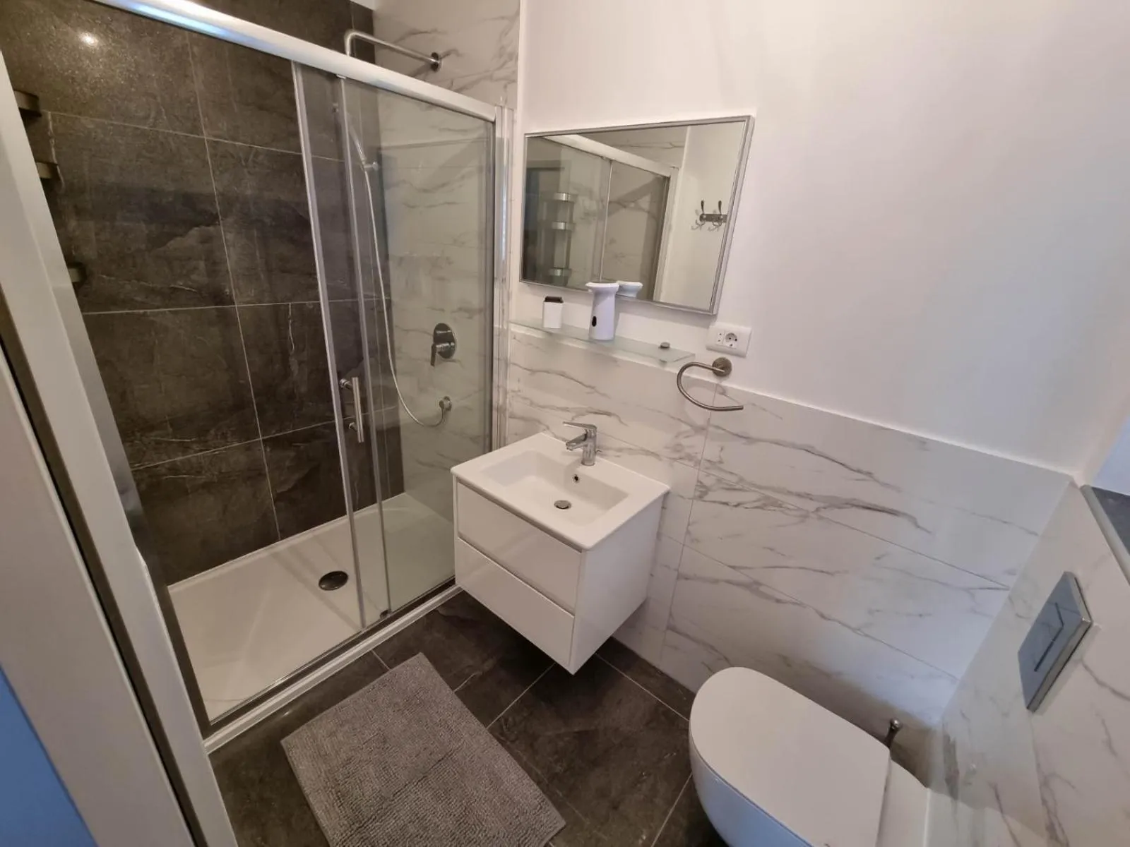 Shower in Apartment Marica