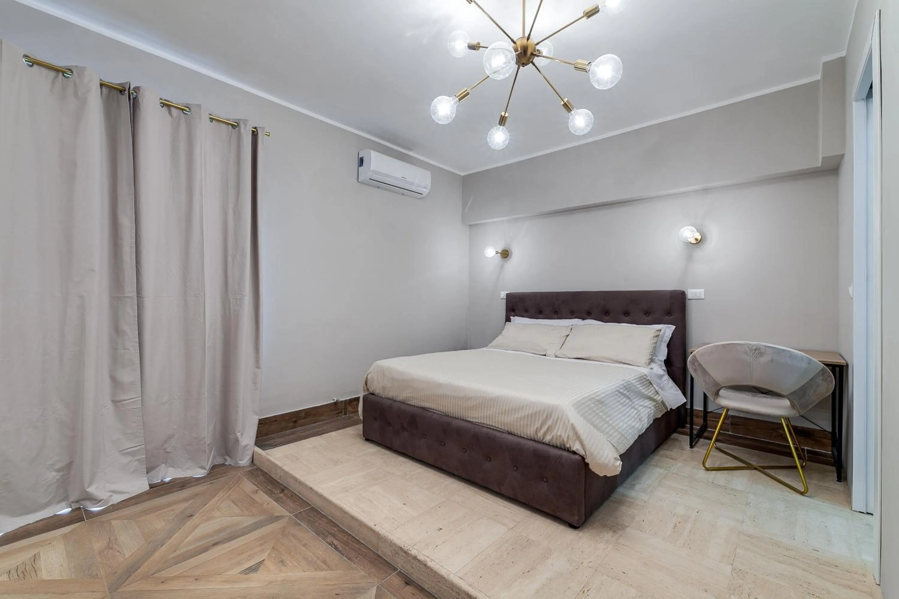 Bedroom, Bed in Vogue Suites Rome