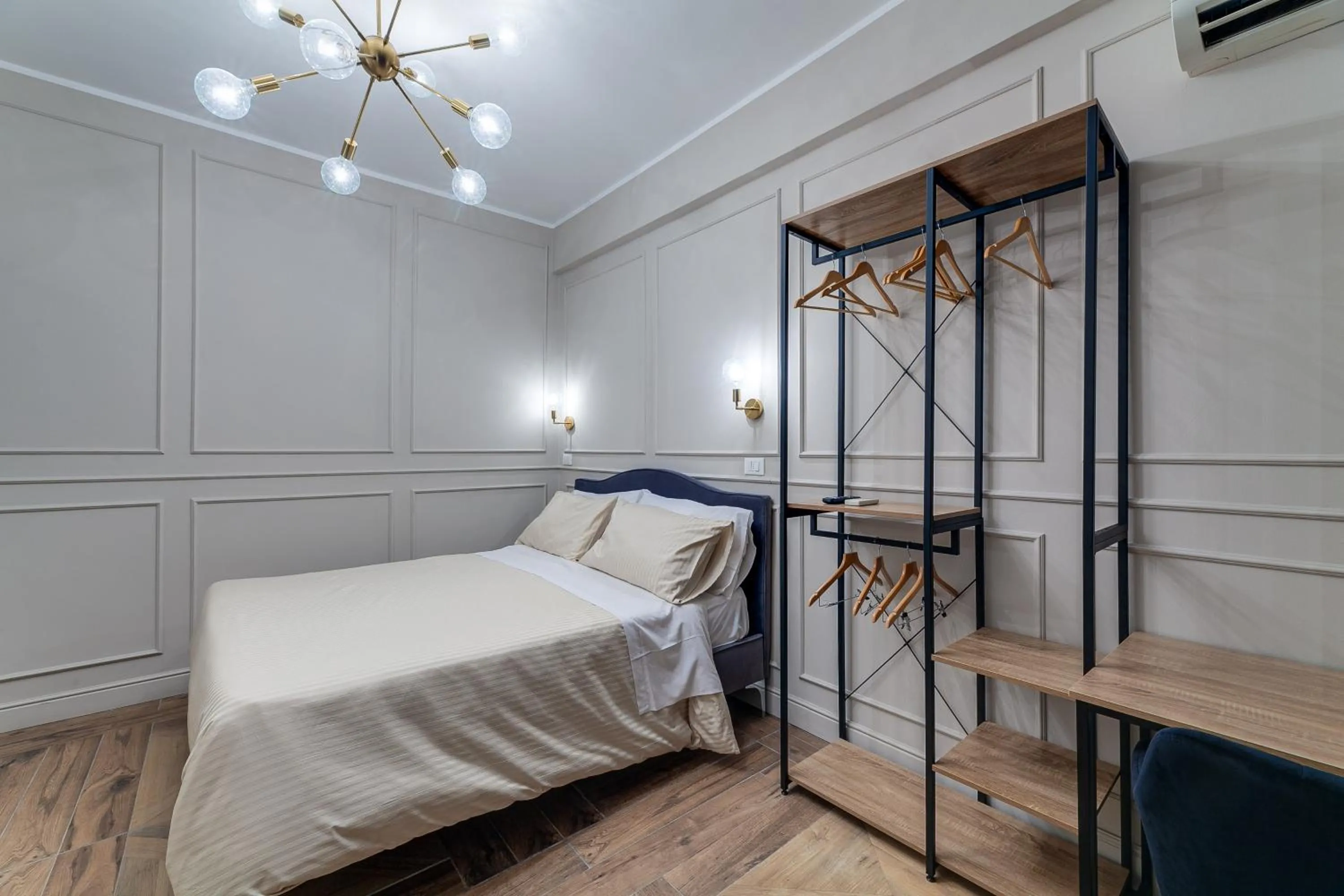 Bedroom, Bed in Vogue Suites Rome