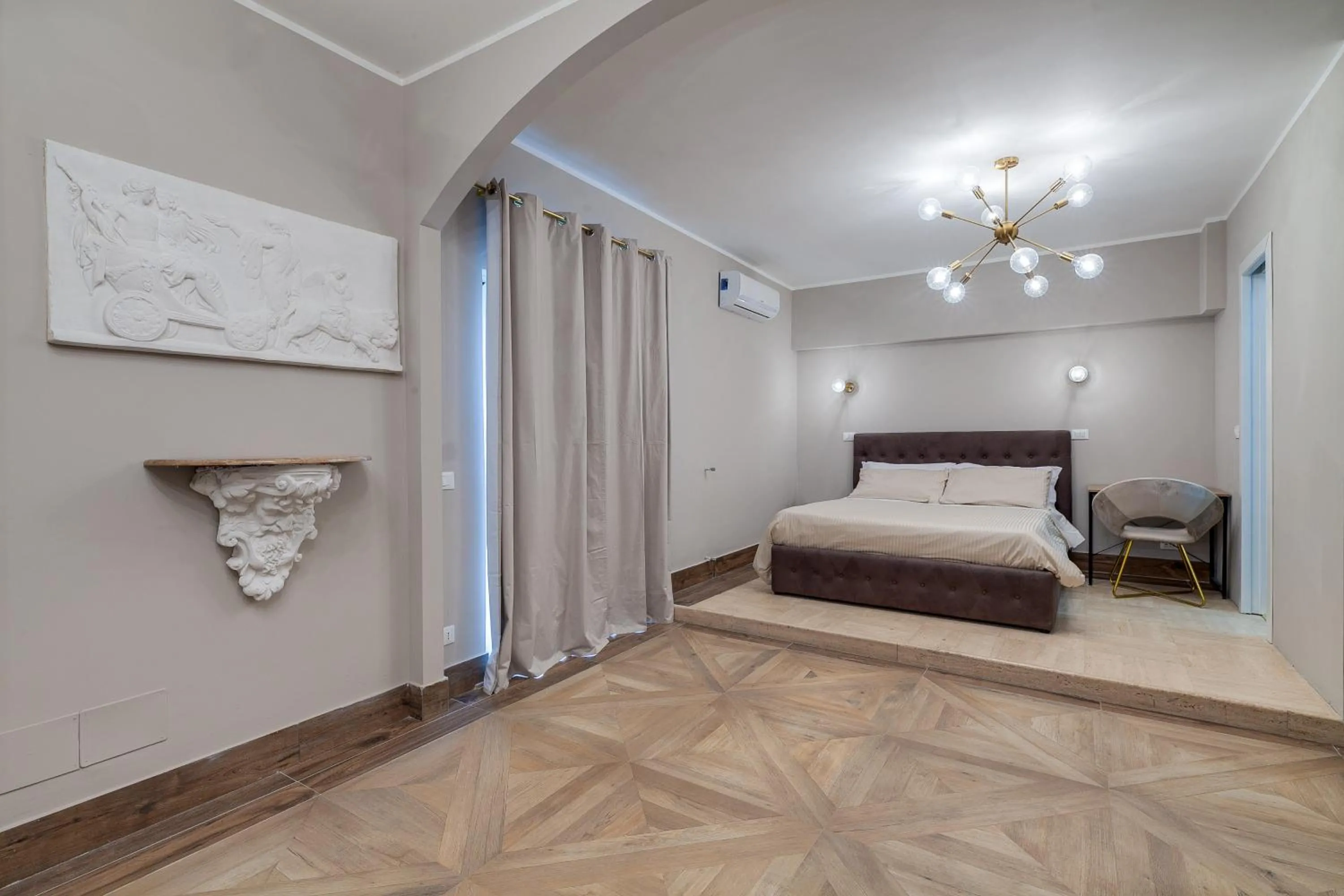 Bedroom, Bed in Vogue Suites Rome