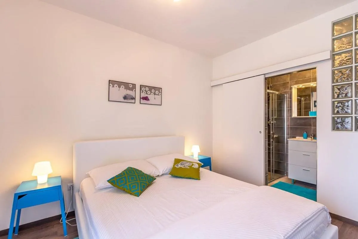 Other, Bed in Apartment Miro