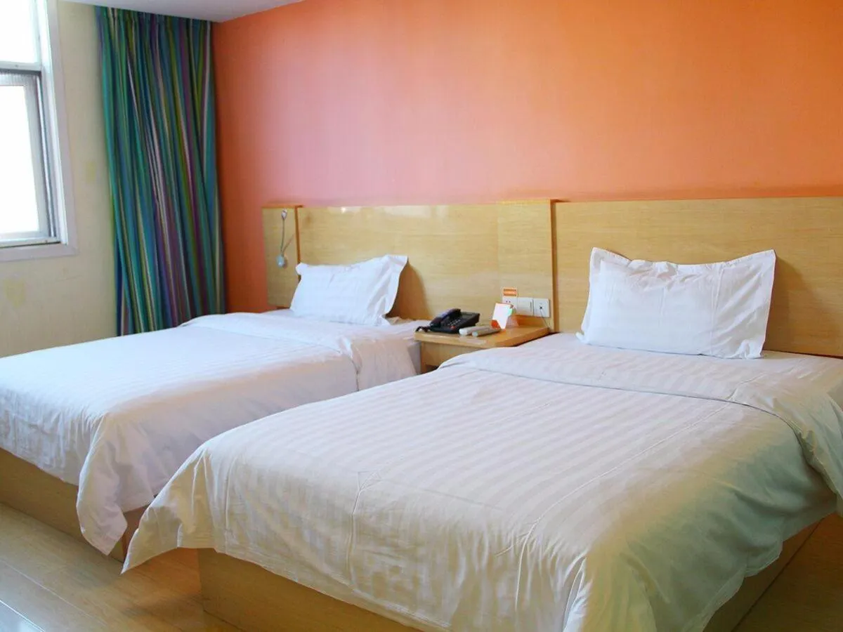 Bed in 7Days Inn Xichang Hangtian Avenue Jixiang Road