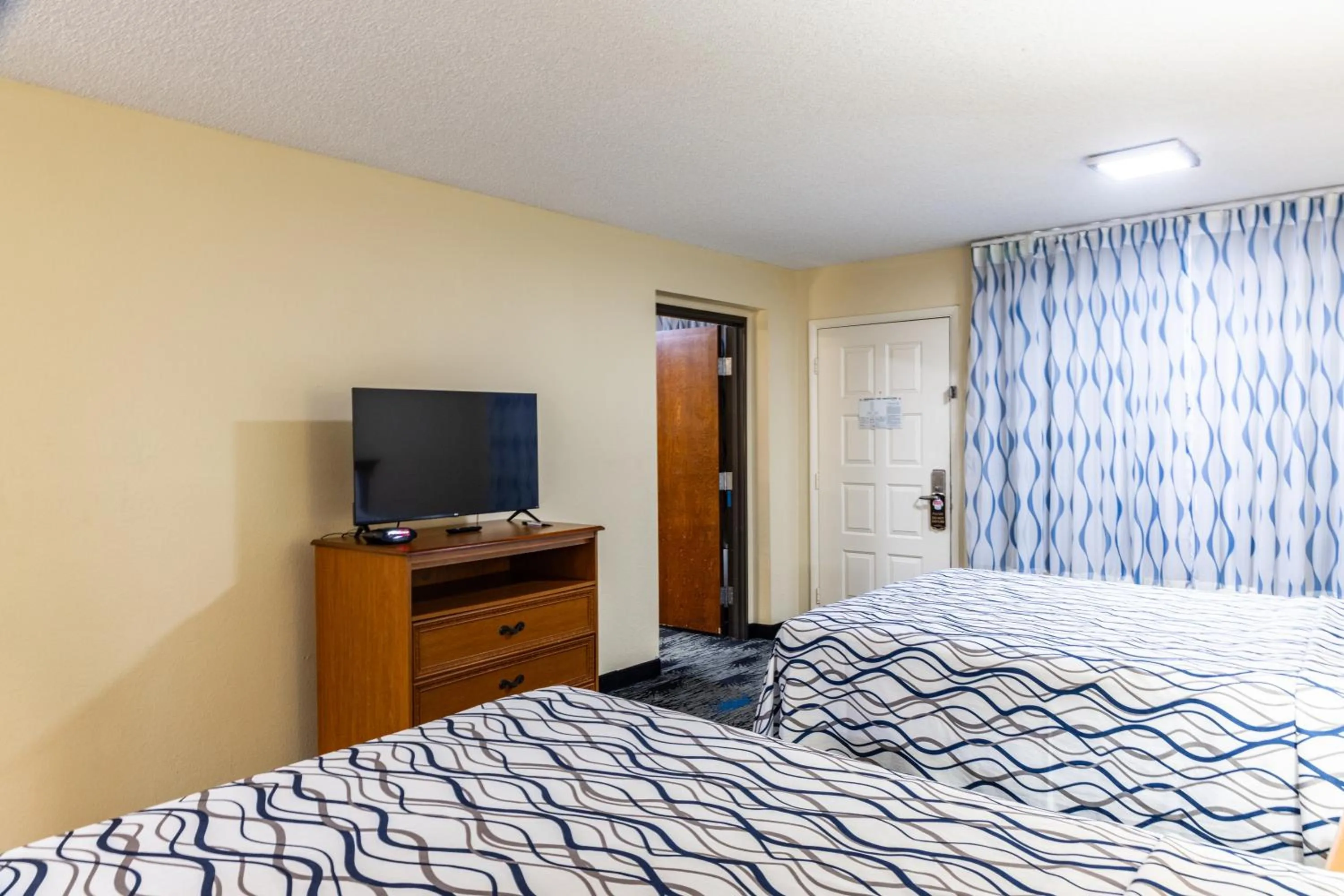 Bed in Boerne Inn and Suites