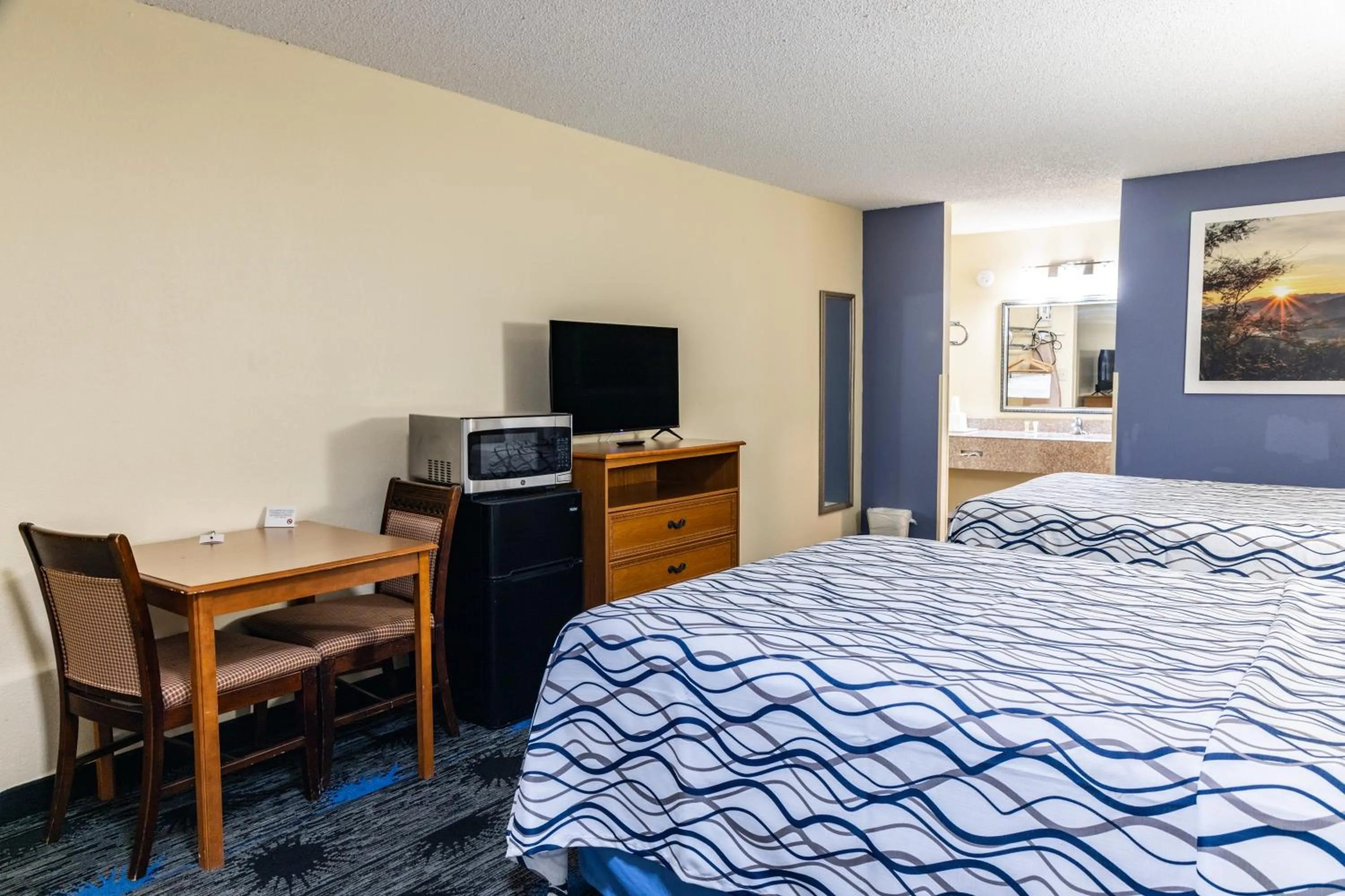 Bed in Boerne Inn and Suites