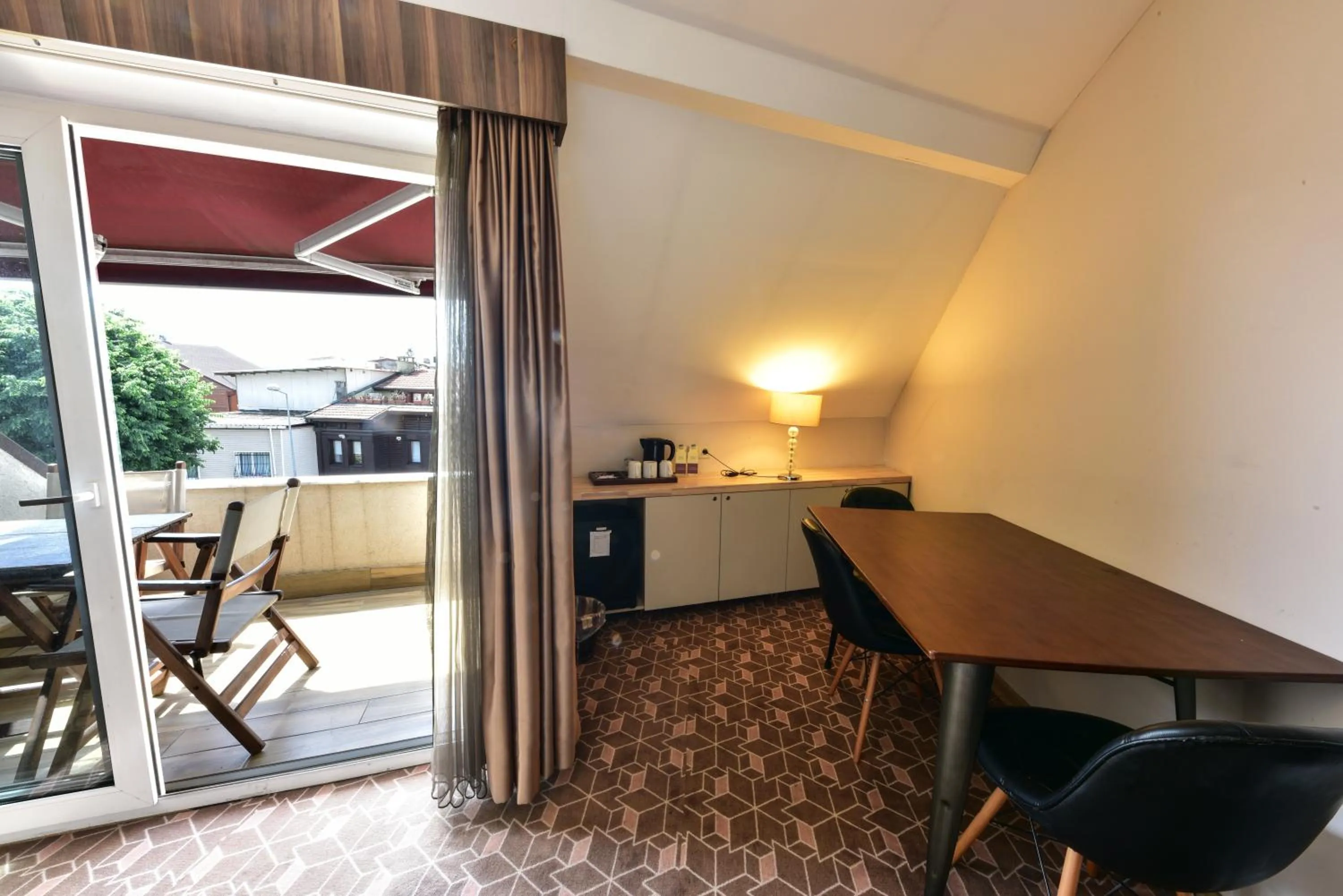 Balcony/Terrace in Almina Guest House