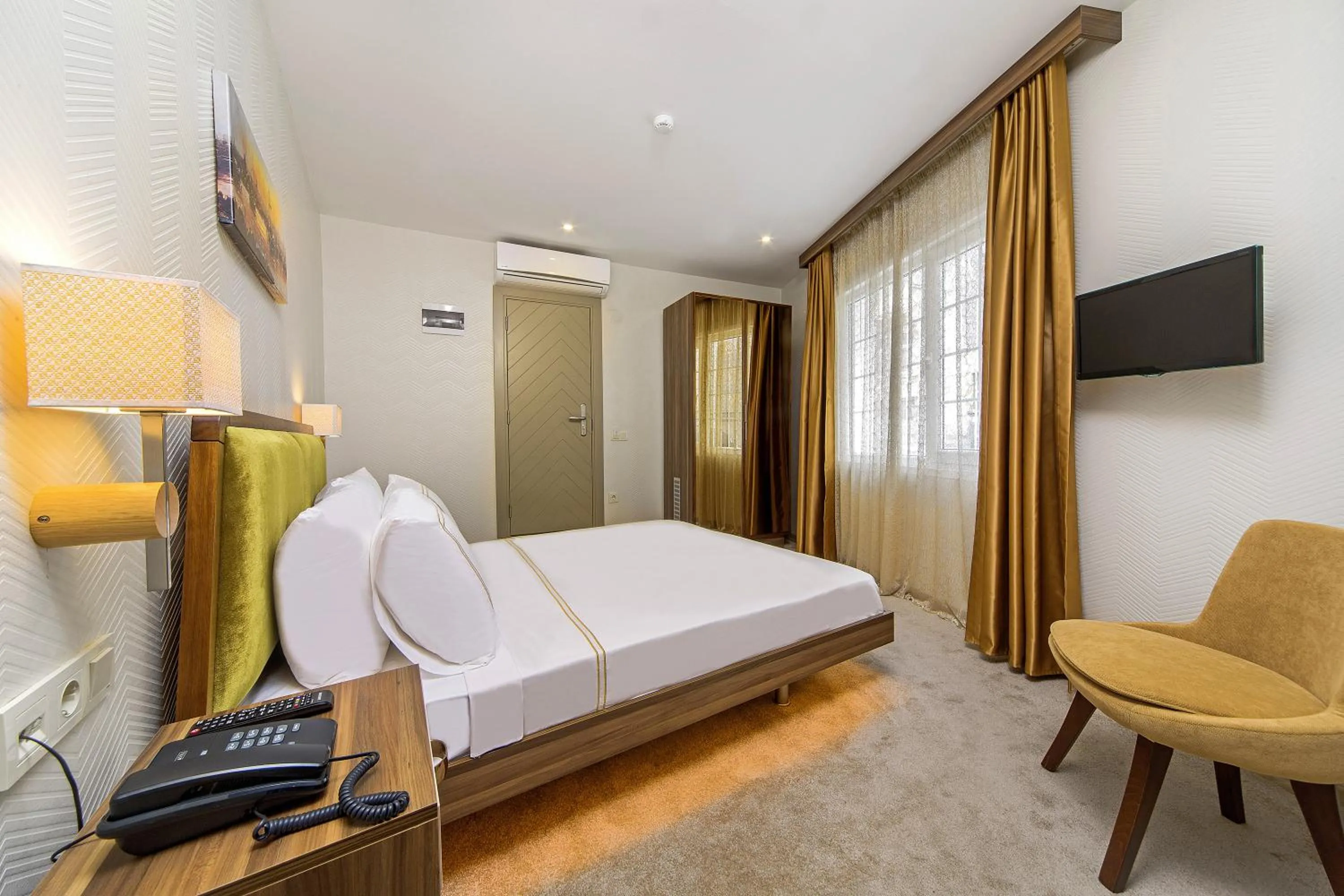 Photo of the whole room in Almina Guest House