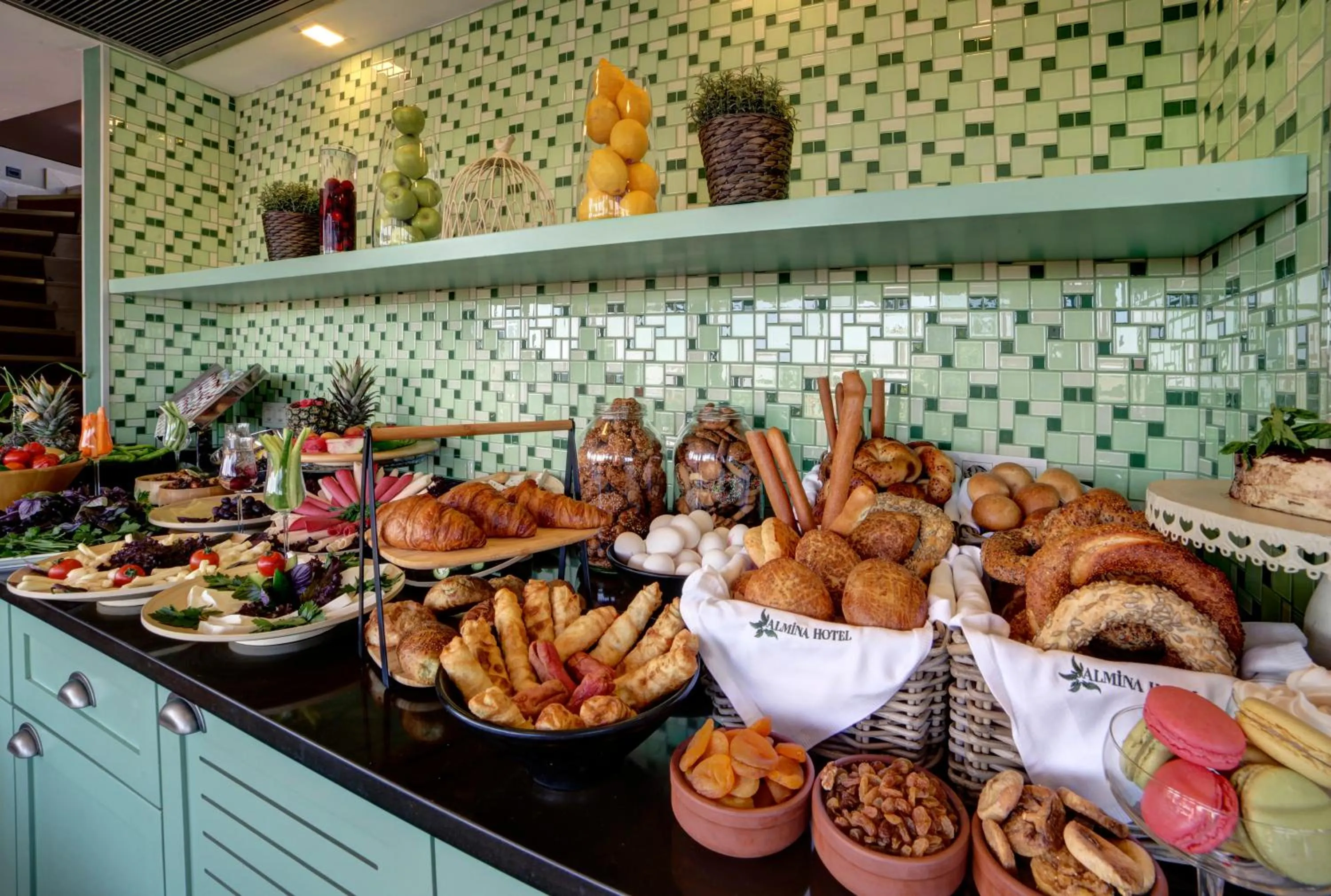 Food and drinks in Almina Guest House