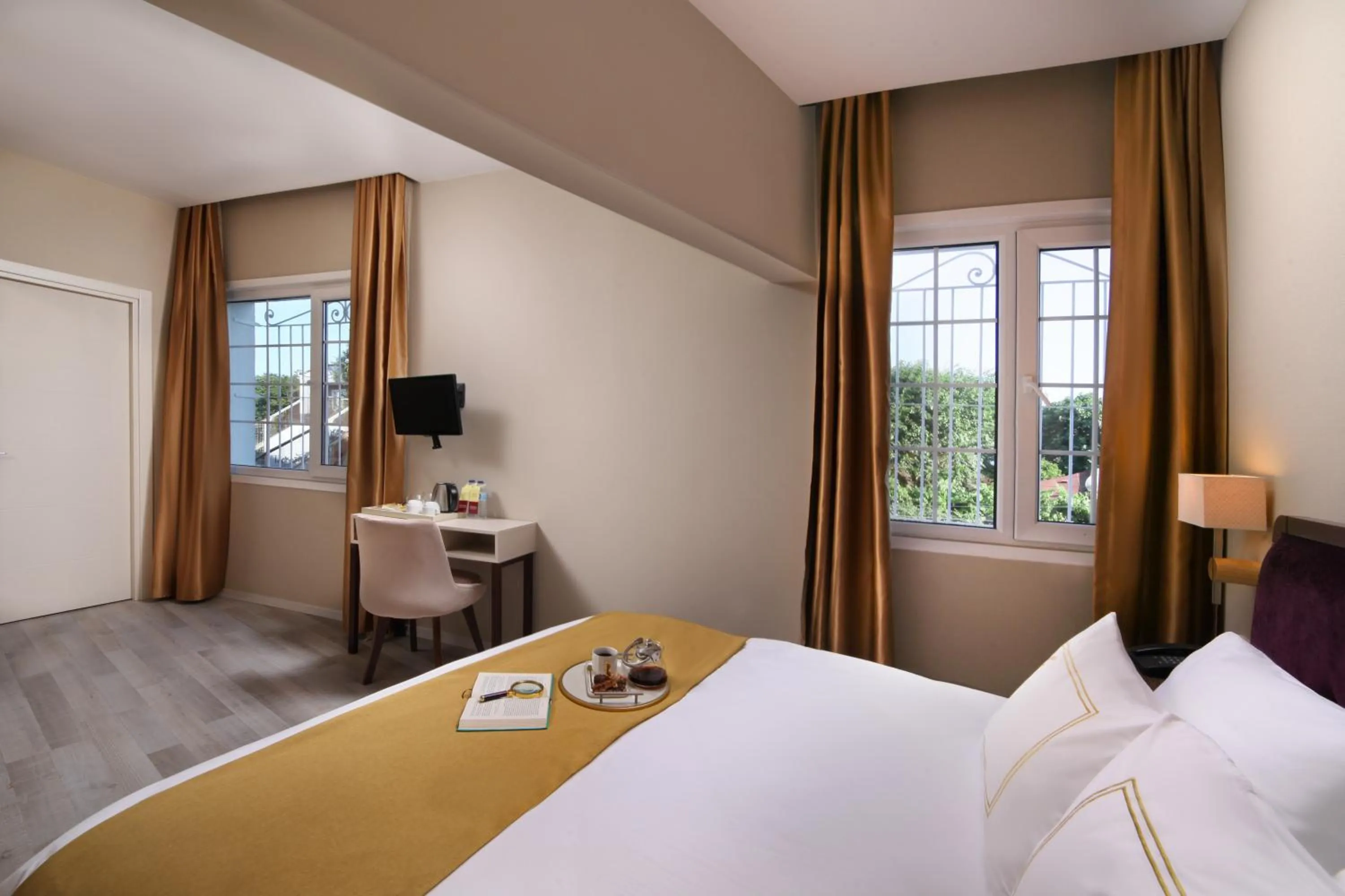 Bed in Almina Guest House