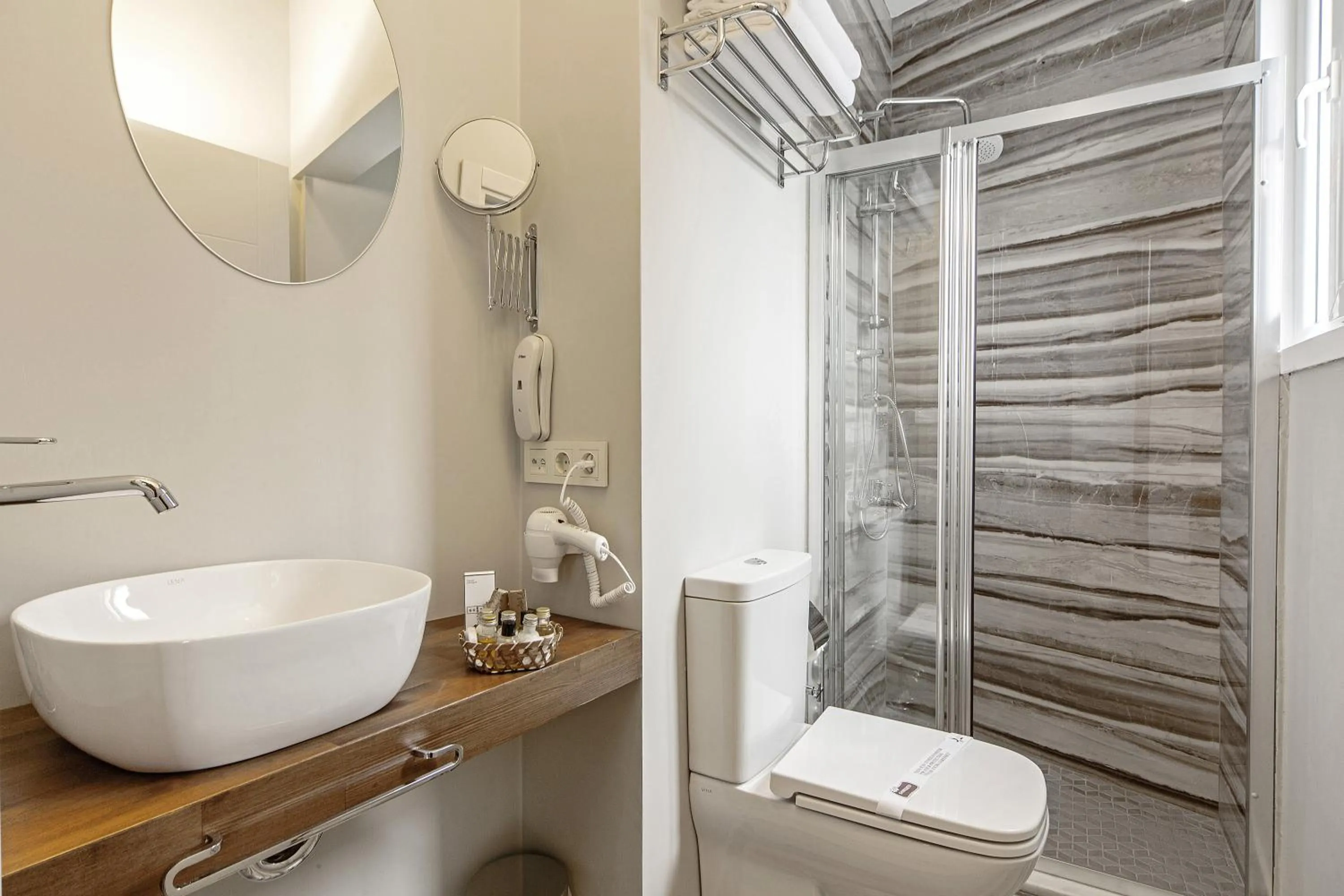 Bathroom in Almina Guest House