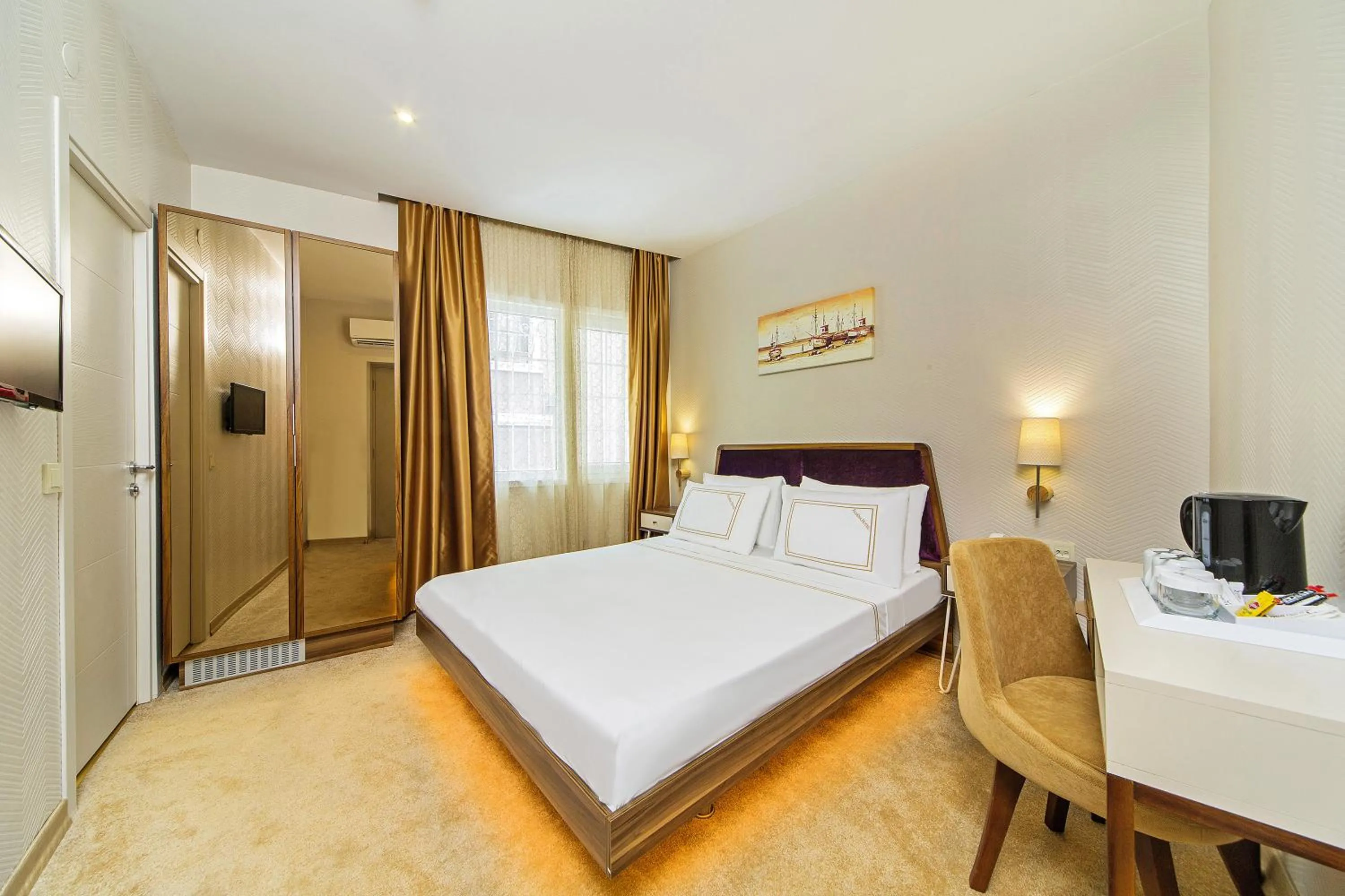 Photo of the whole room in Almina Guest House