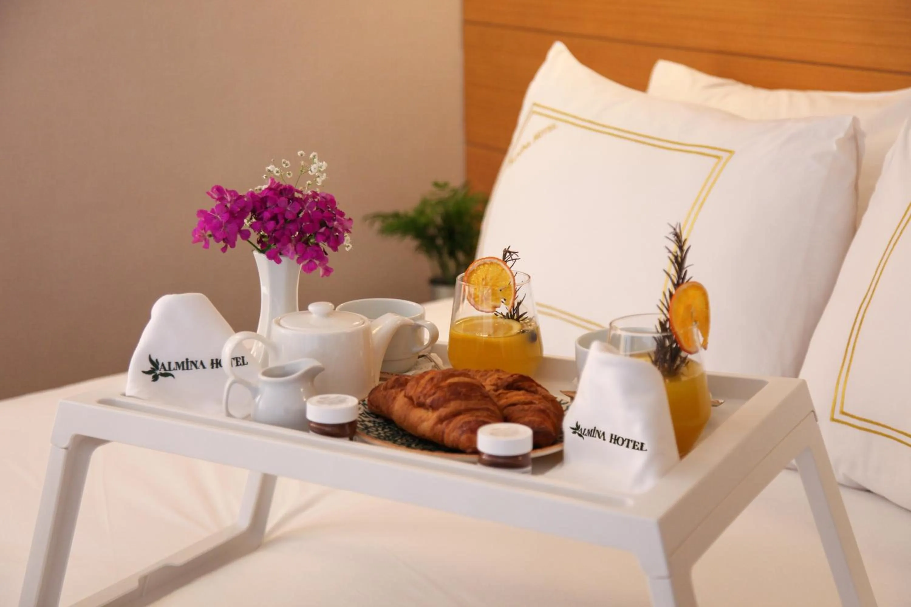 Food and drinks in Almina Guest House