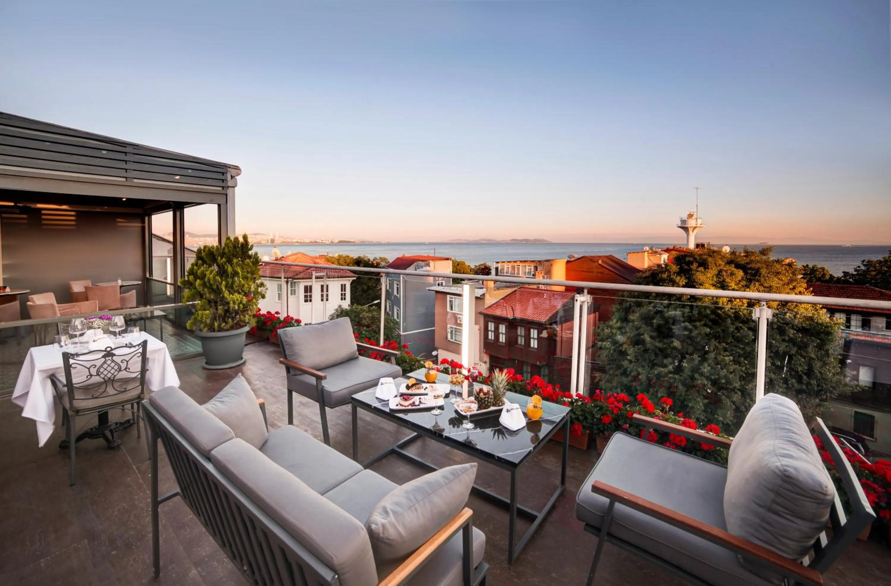 Balcony/Terrace in Almina Guest House