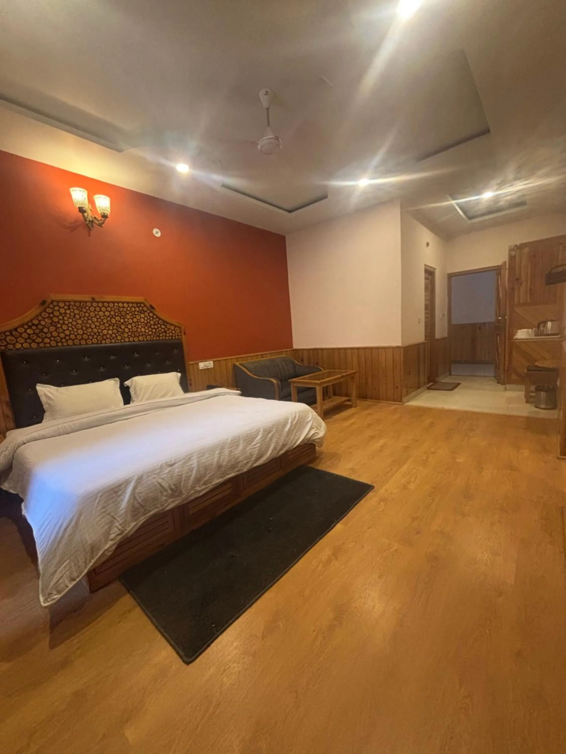 Bedroom, Bed in Luxe Signature