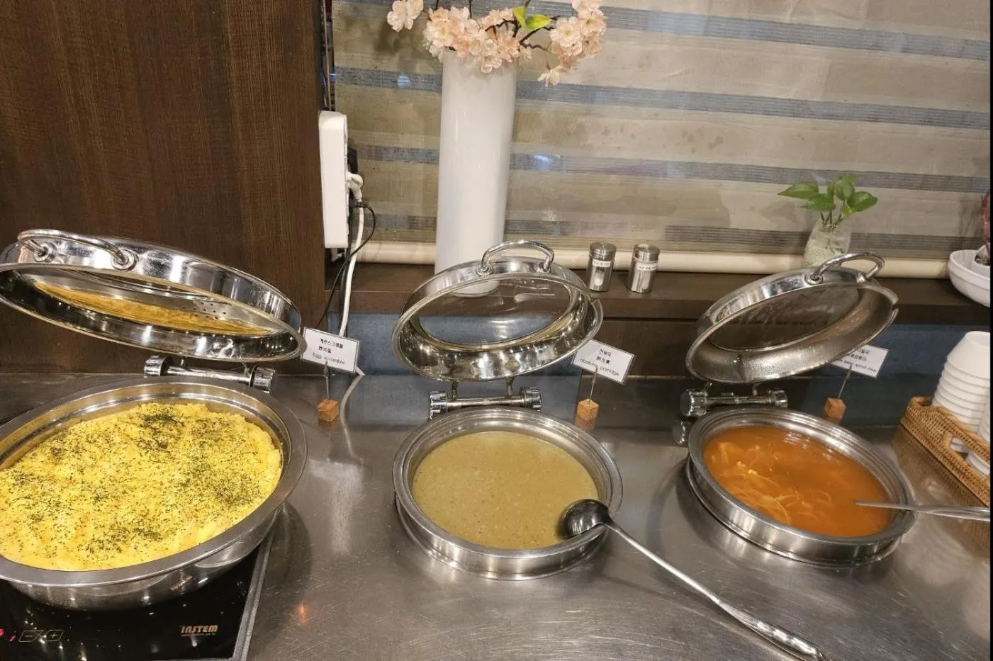 Restaurant/places to eat in With Stay Jeju Hotel