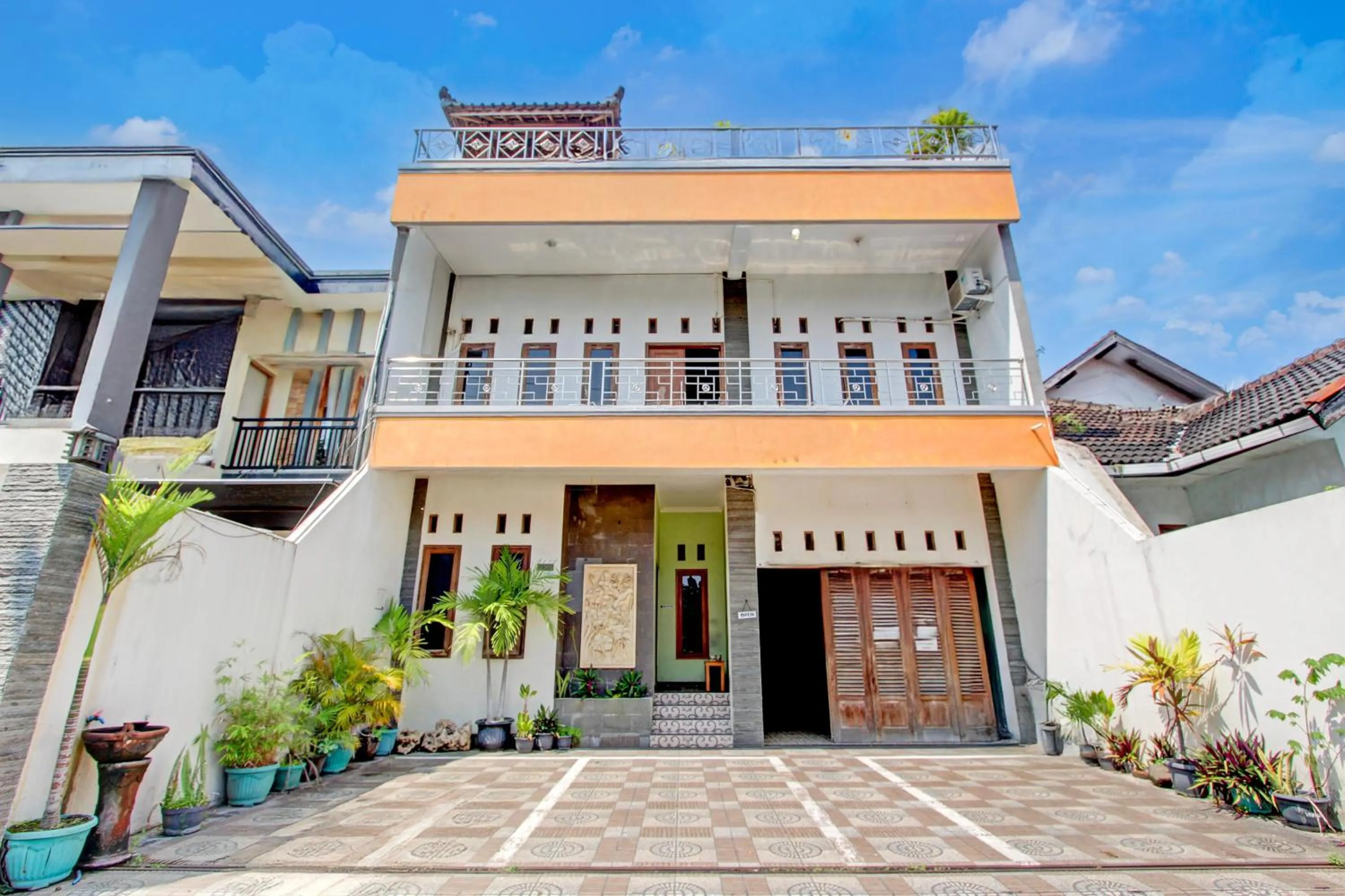 Facade/entrance in Hotel O Yogyakarta near Taman Sari formerly Widitya Inn