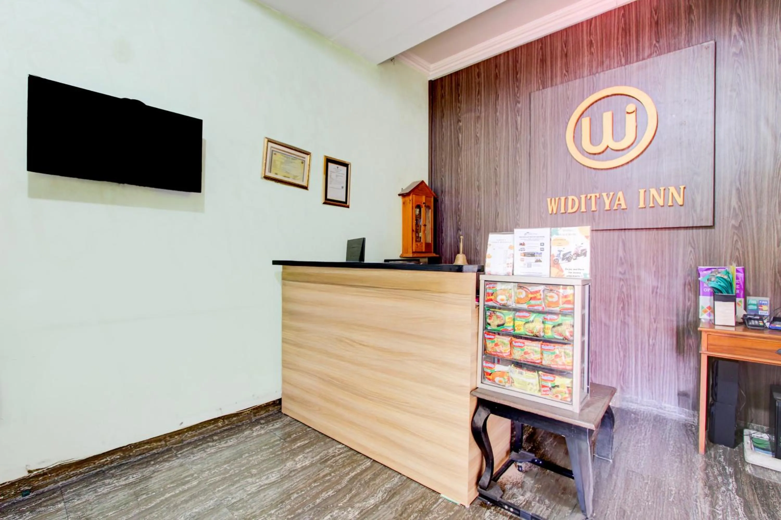 Lobby or reception in Hotel O Yogyakarta near Taman Sari formerly Widitya Inn