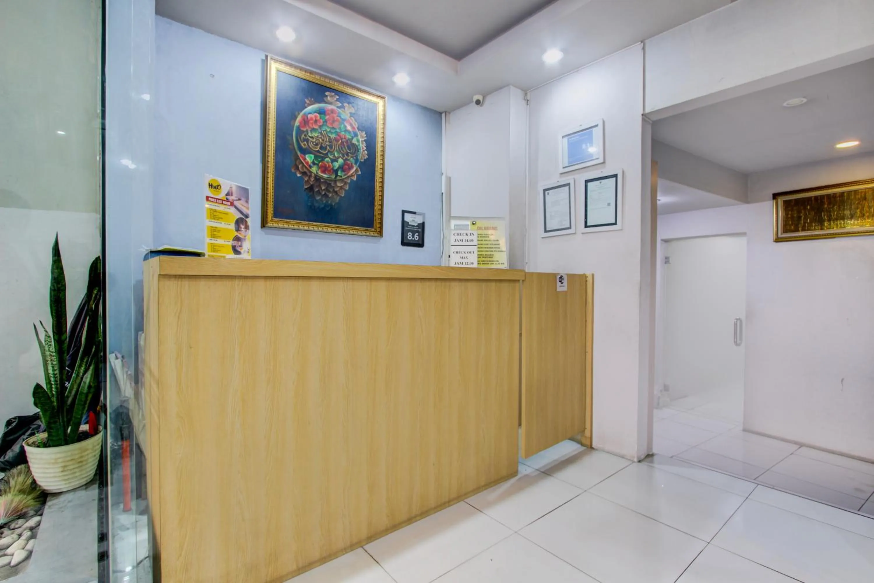 Lobby or reception in Hotel O Tegal near near Pacific Mall Tegal formerly Hugo Suites Family